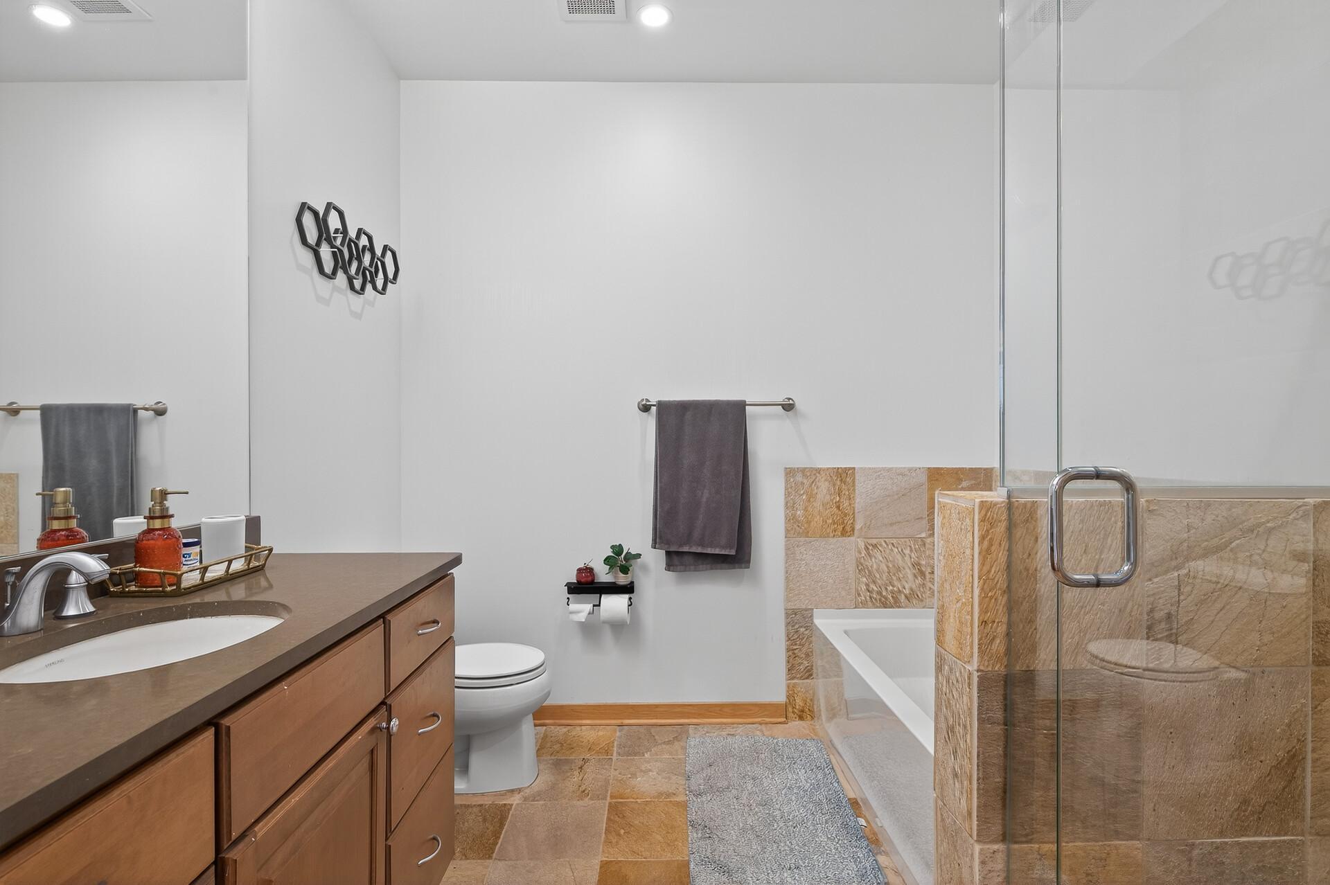 3104 W Lake Street Unit: 405