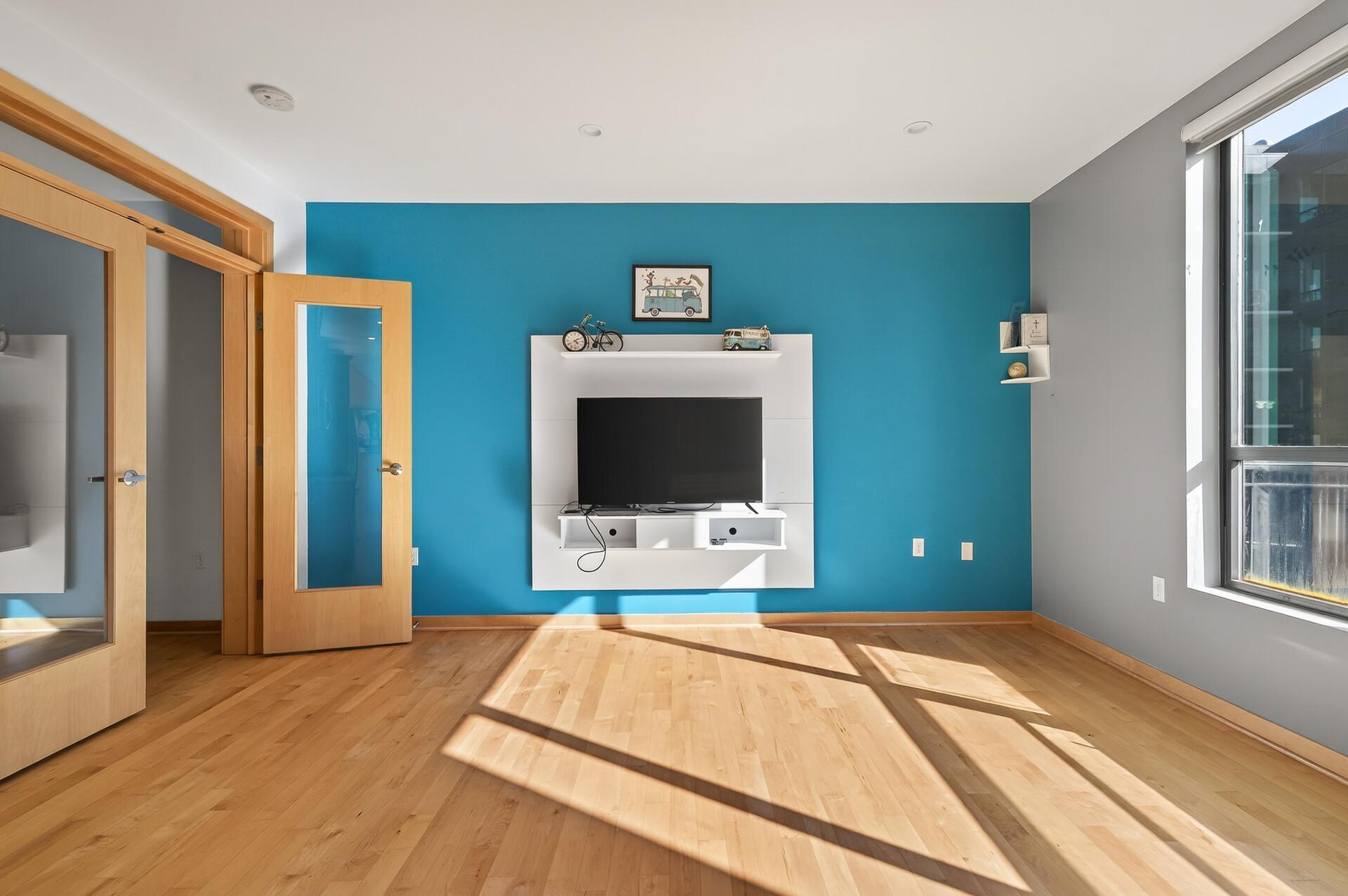 3104 W Lake Street Unit: 405