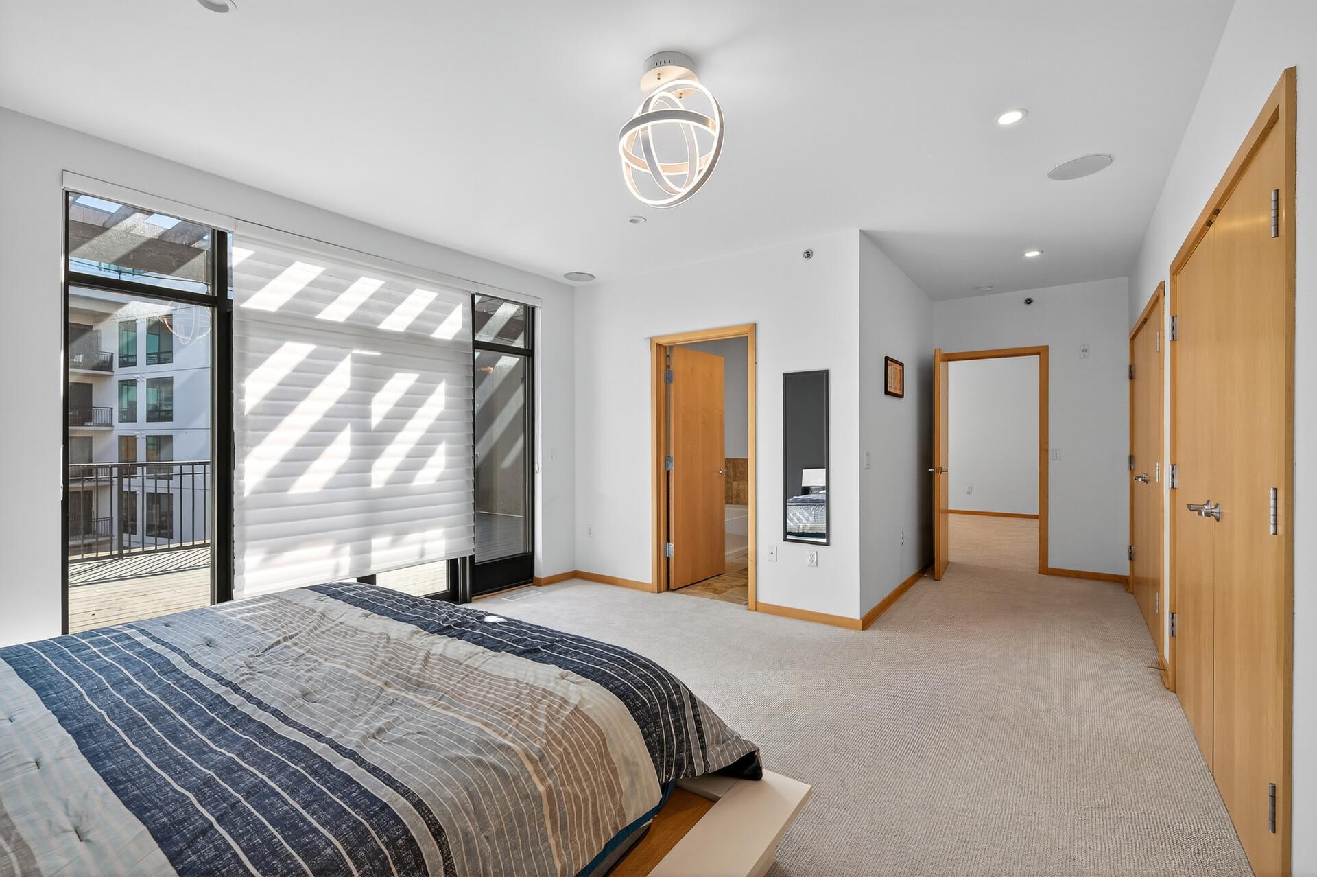 3104 W Lake Street Unit: 405