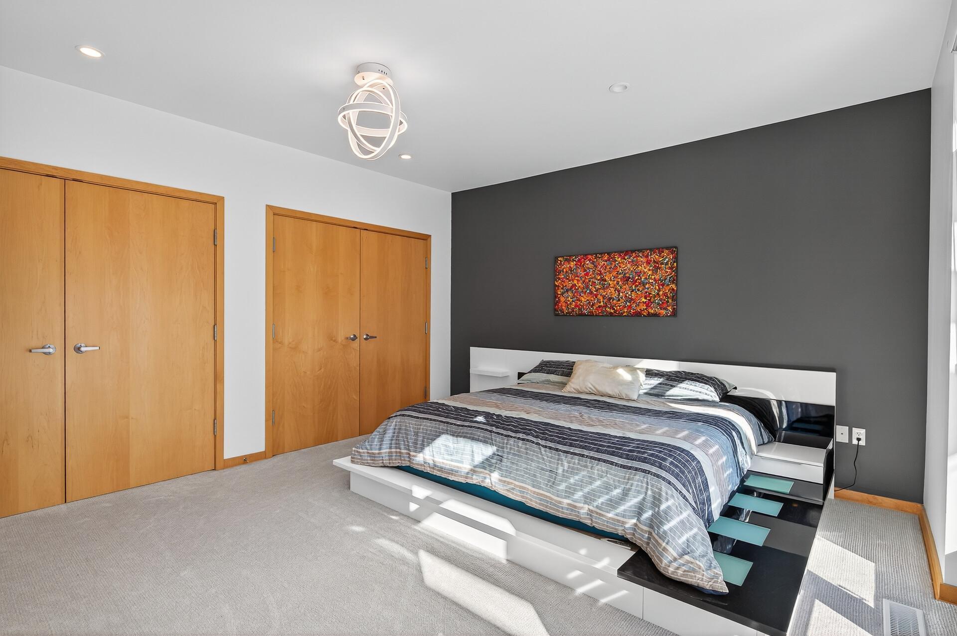 3104 W Lake Street Unit: 405