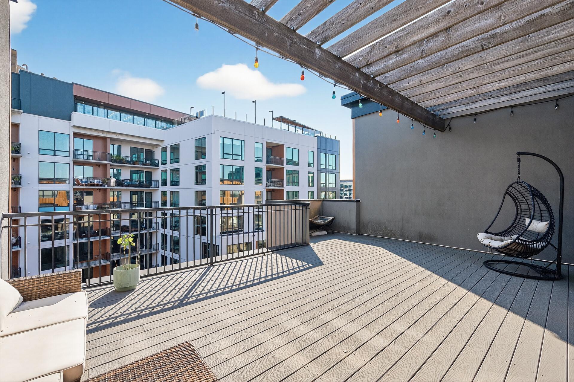 3104 W Lake Street Unit: 405