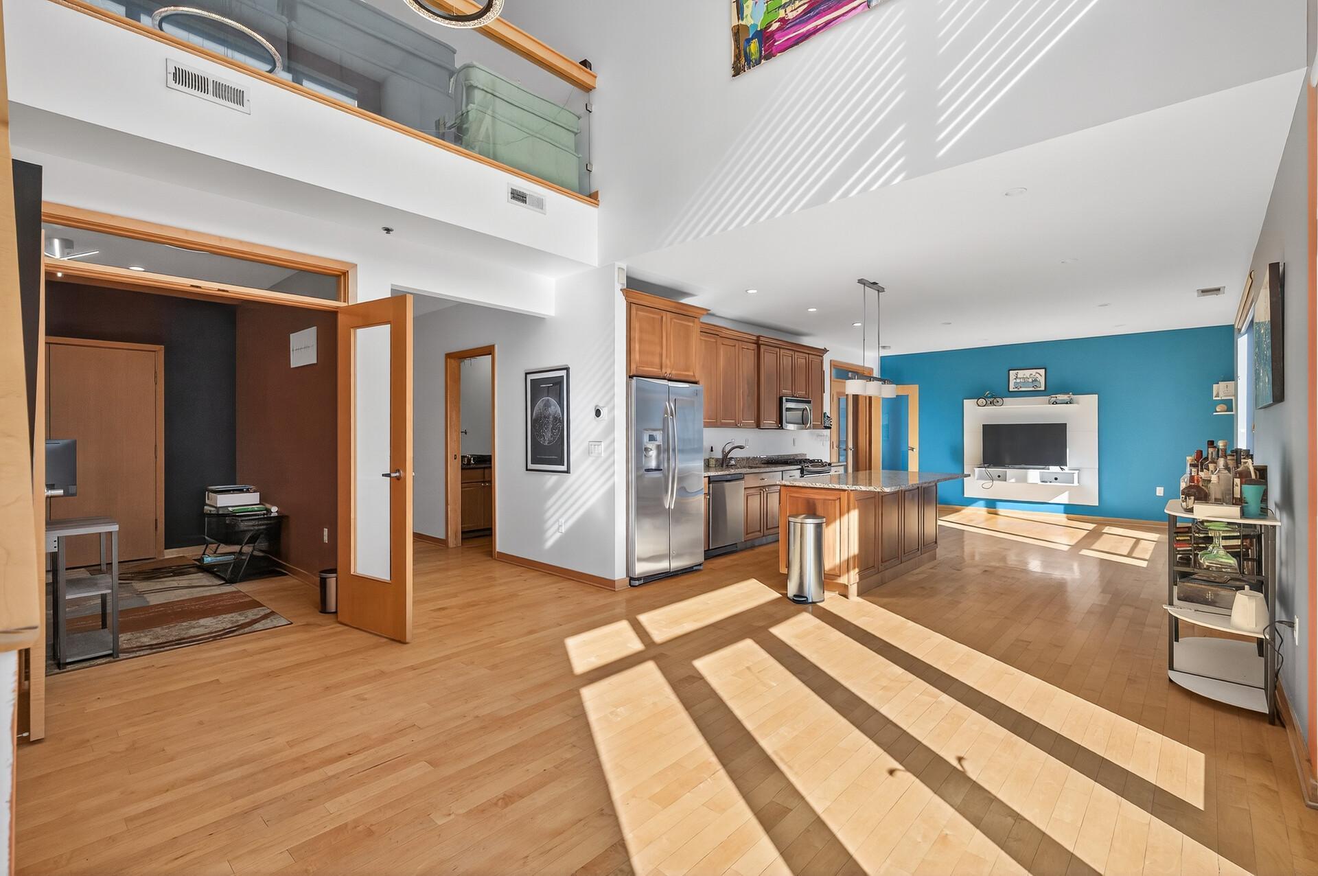 3104 W Lake Street Unit: 405