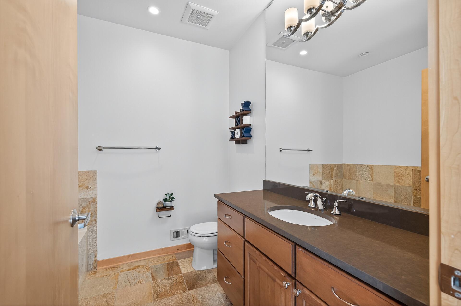 3104 W Lake Street Unit: 405