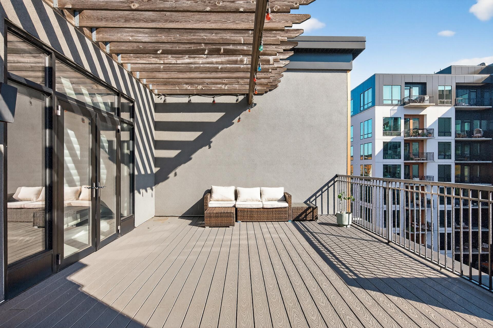 3104 W Lake Street Unit: 405