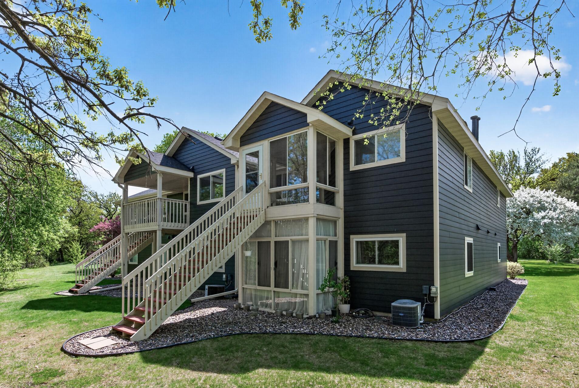 2494 Wilshire Court
