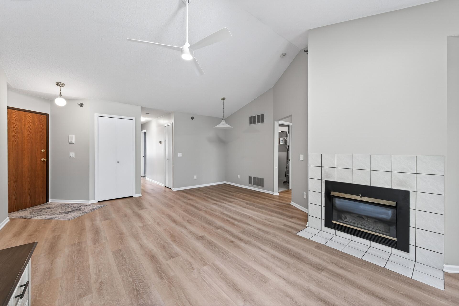 2494 Wilshire Court