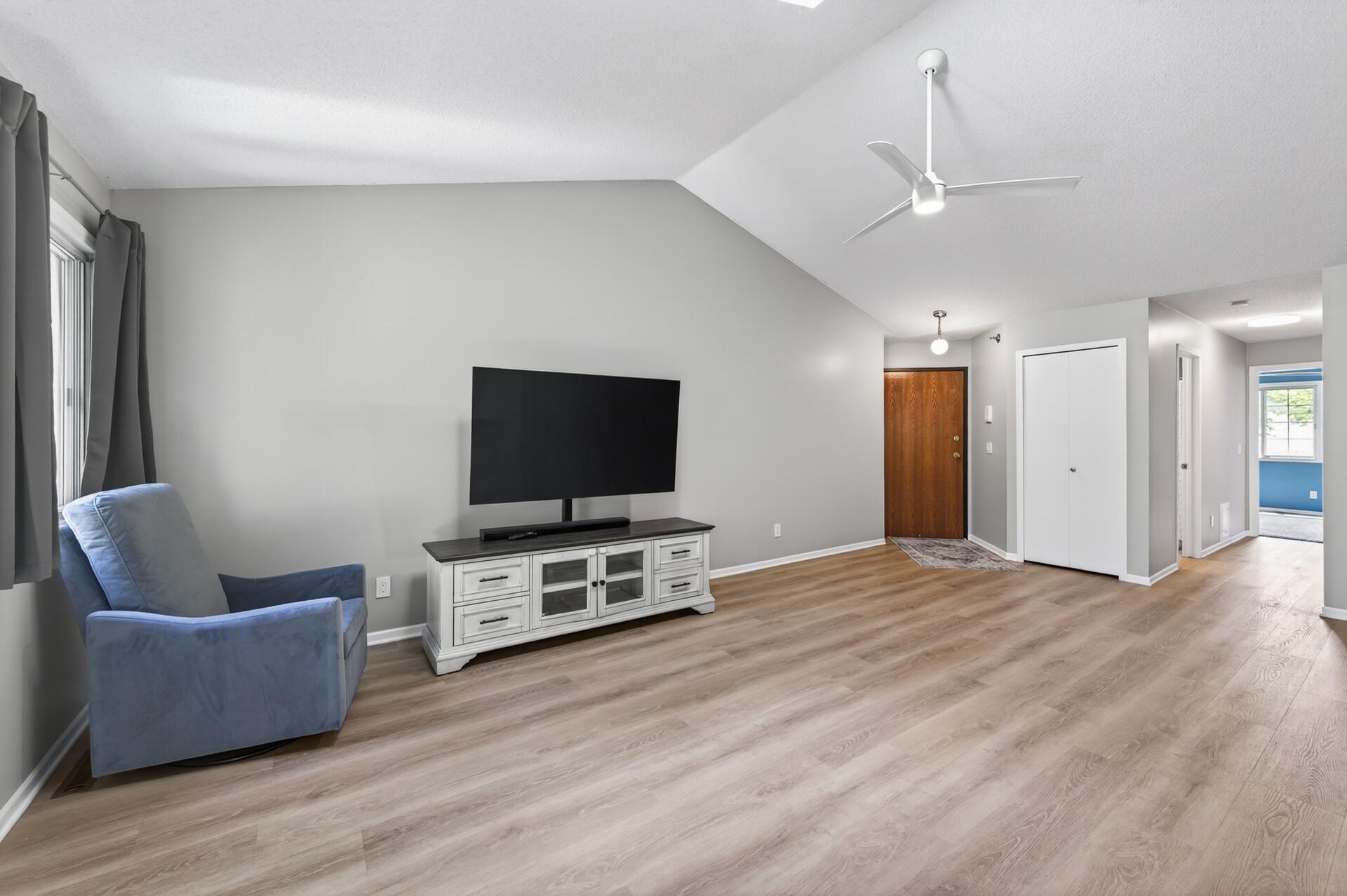 2494 Wilshire Court
