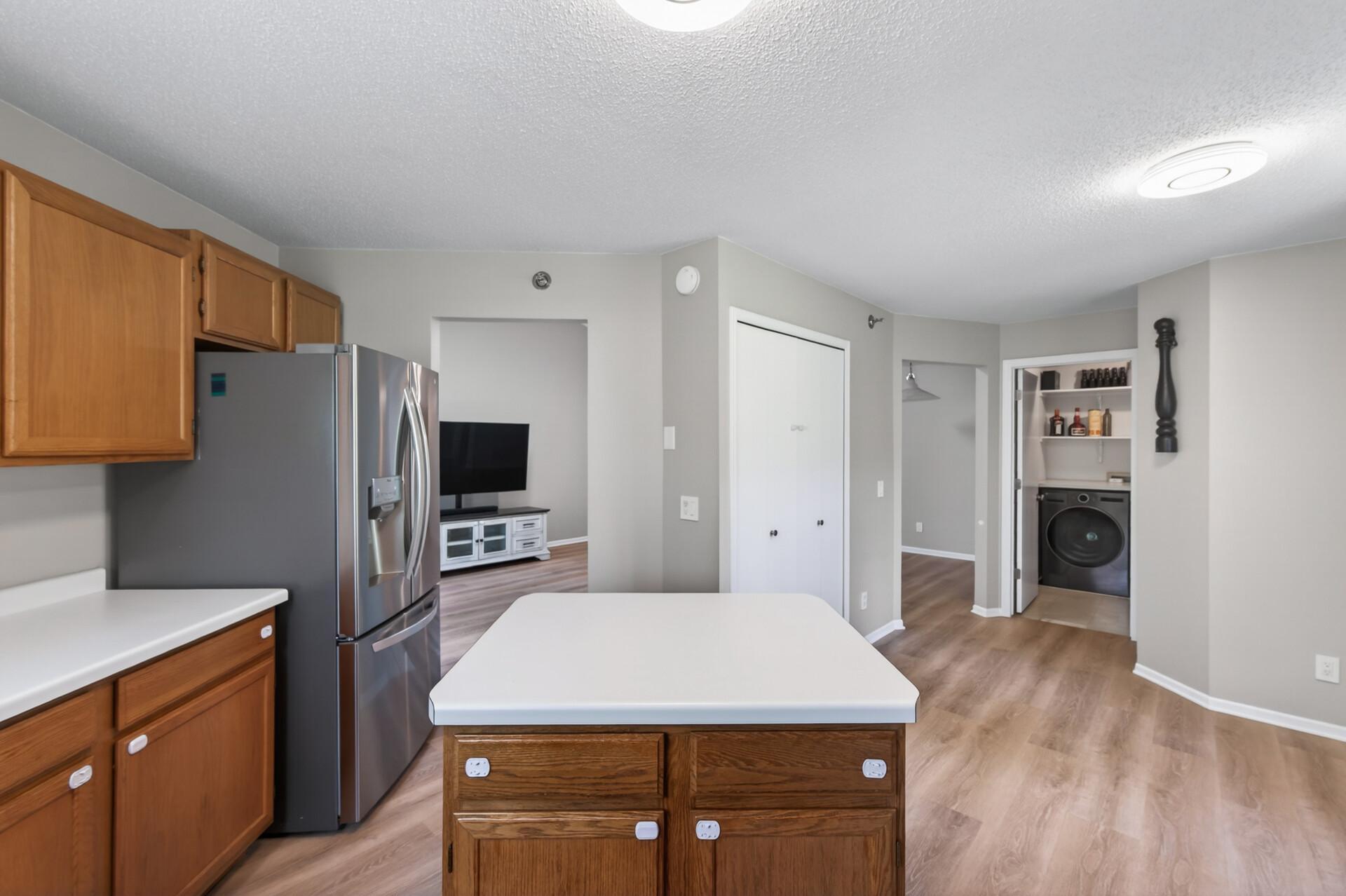 2494 Wilshire Court
