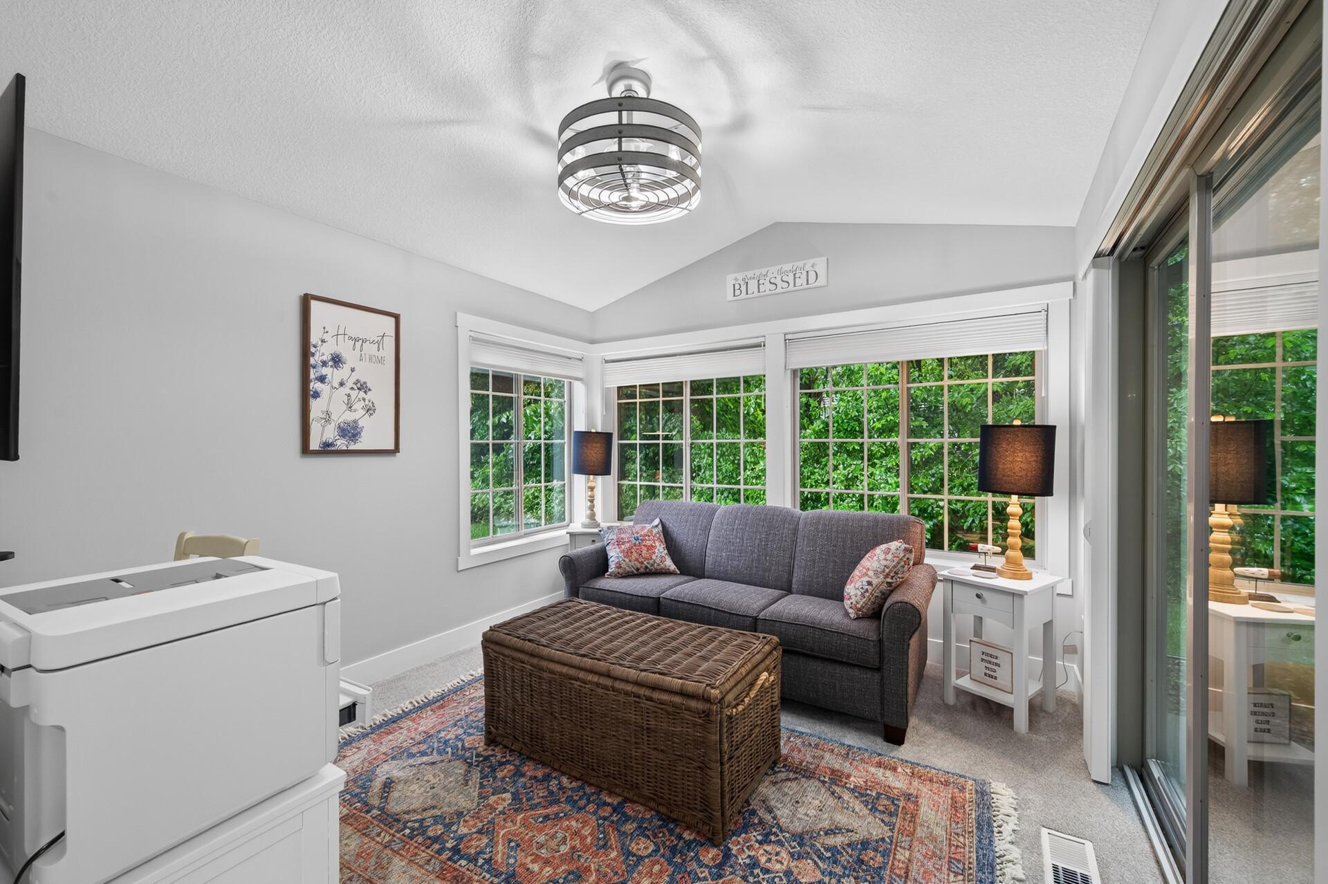 10868 Woodland Drive