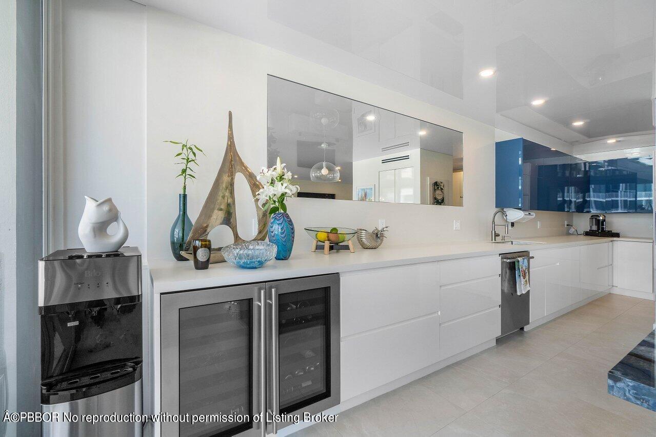 2784 S Ocean Boulevard, 105S