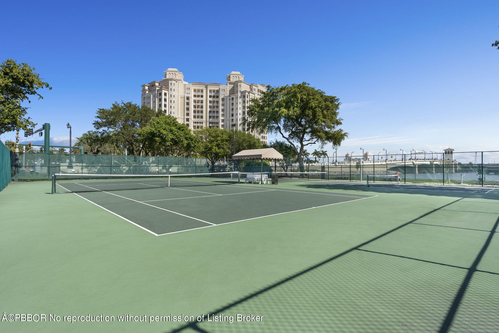 400 N Flagler Drive, 906