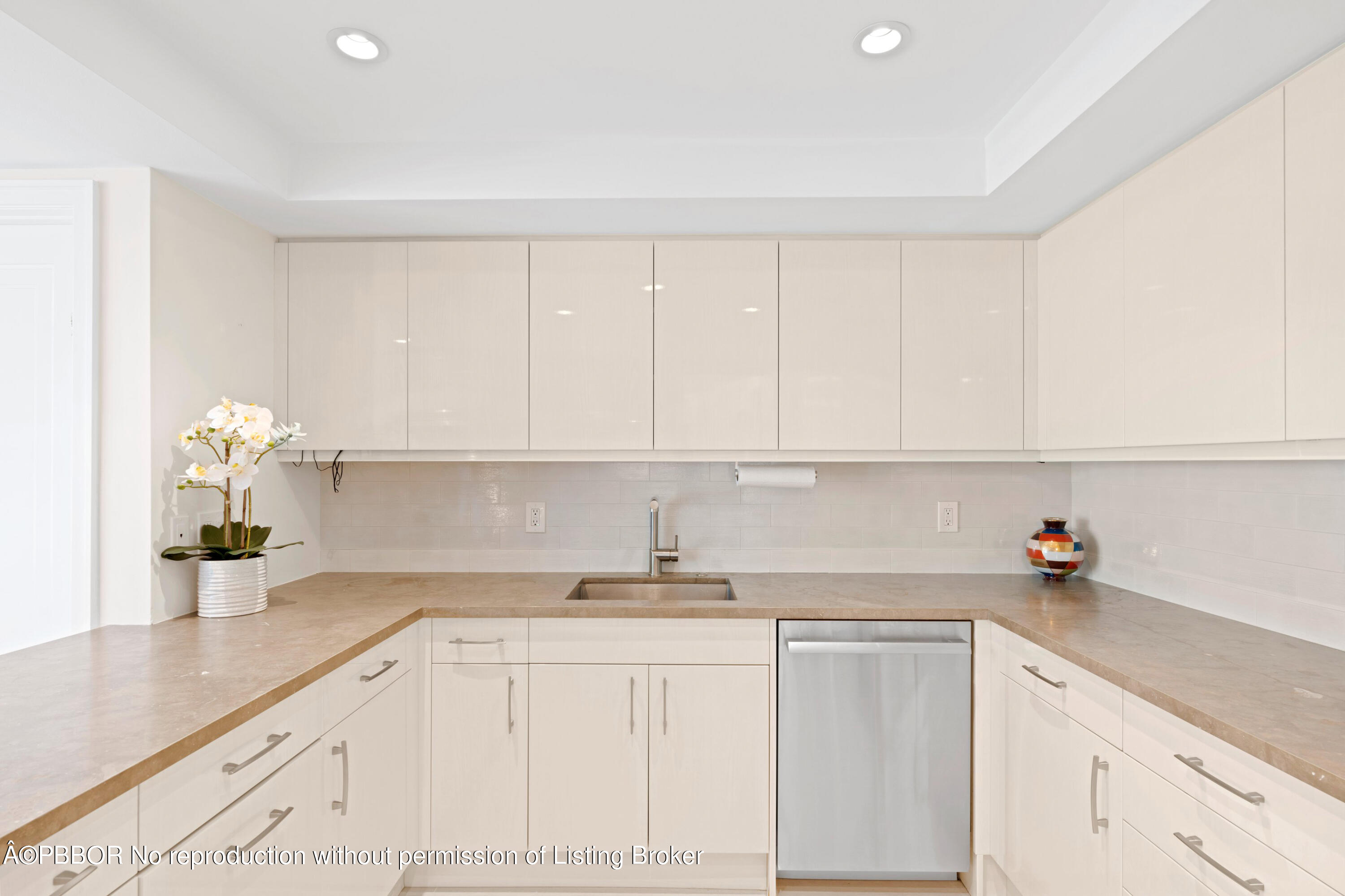 2660 S Ocean Boulevard, 102N