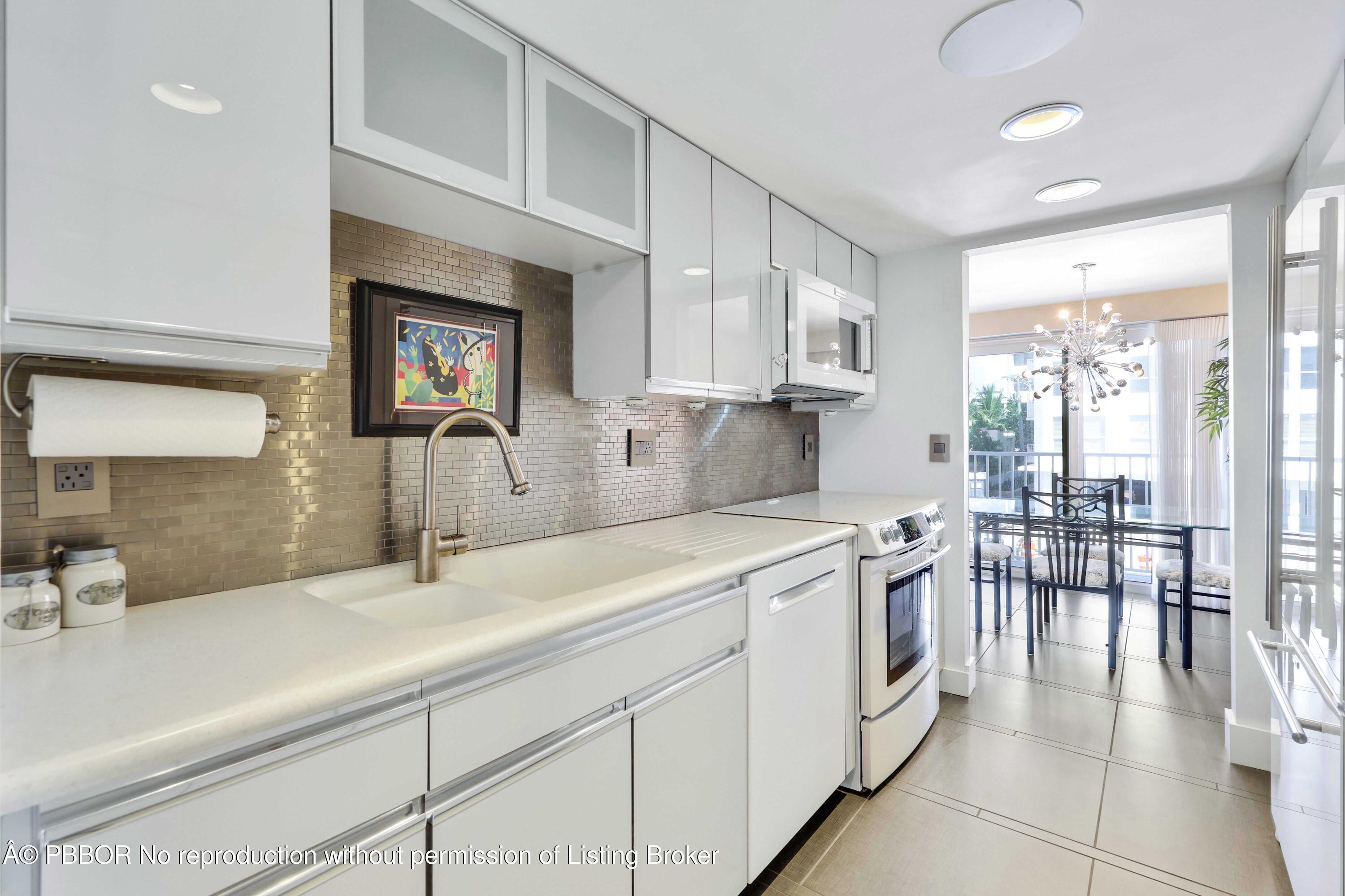 350 S Ocean Boulevard, 206