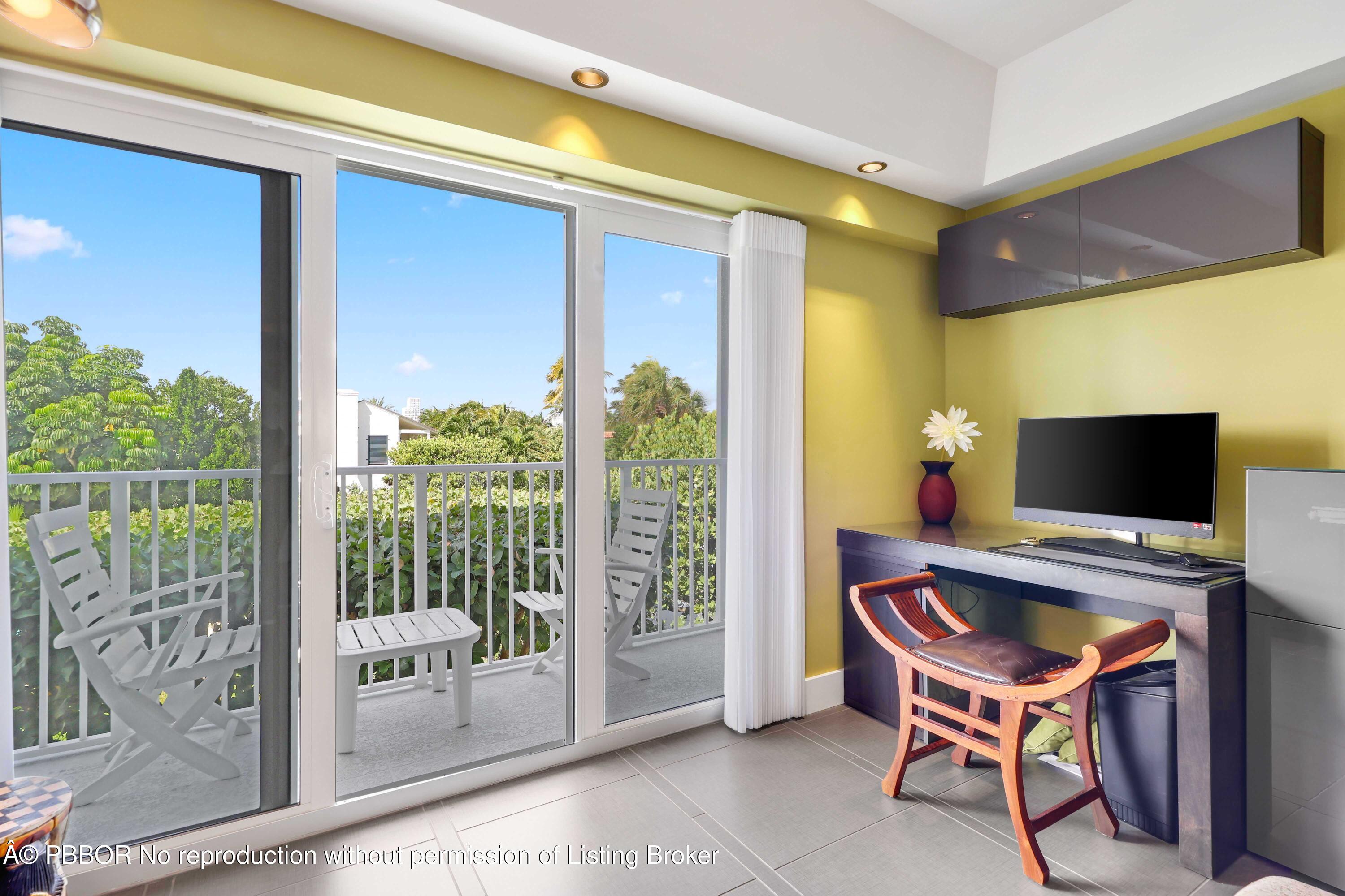 350 S Ocean Boulevard, 206