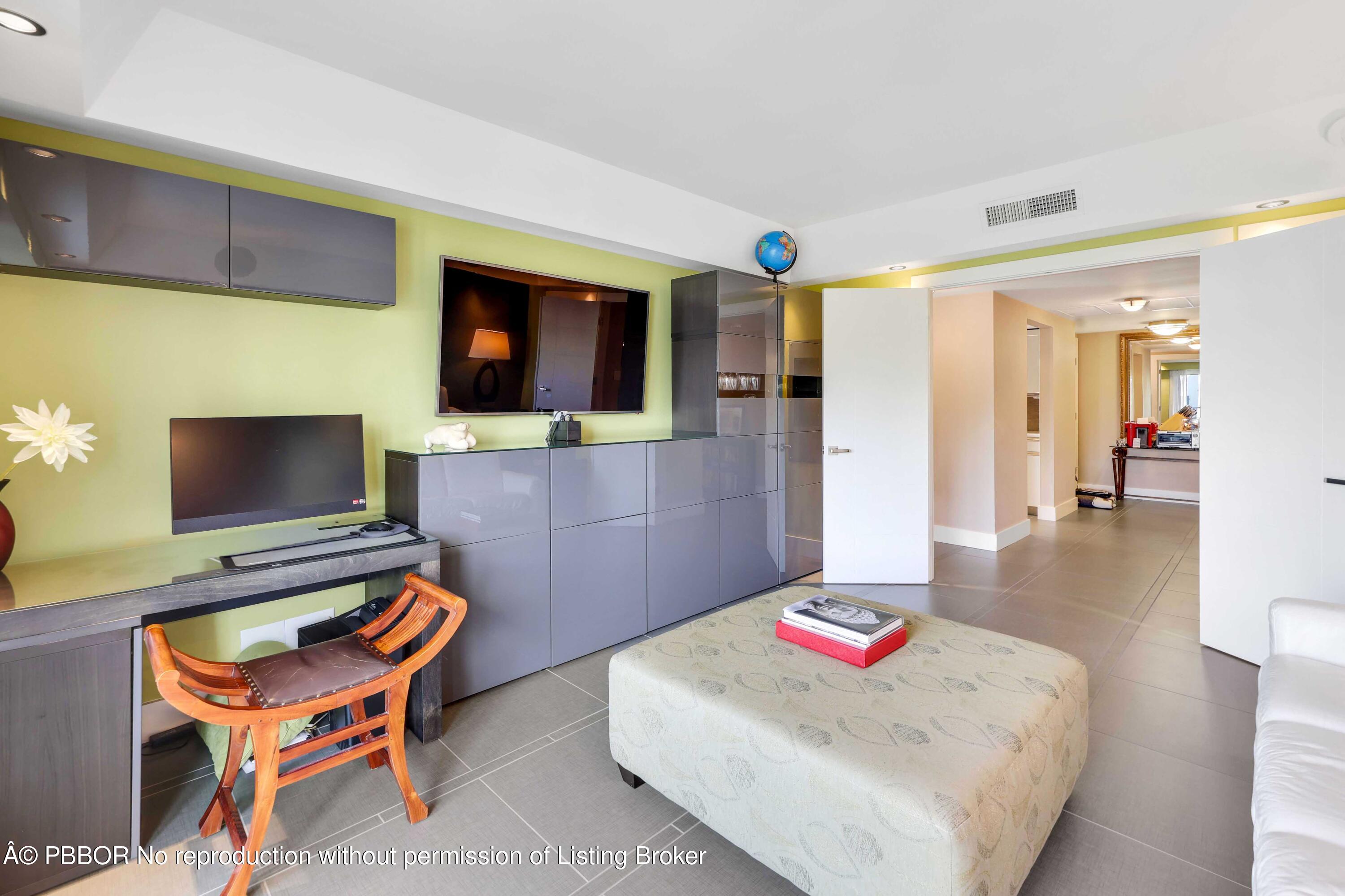 350 S Ocean Boulevard, 206