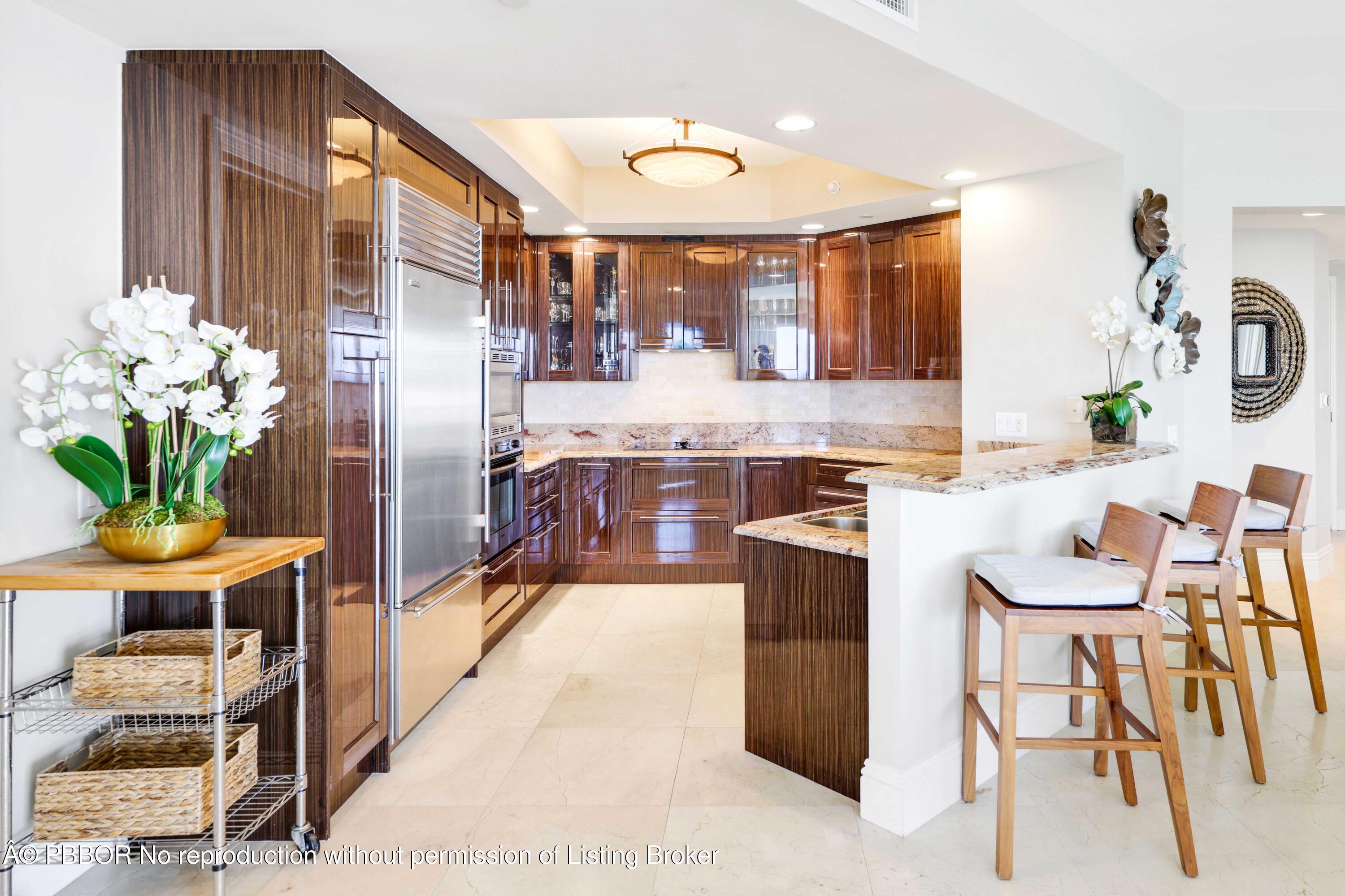 2700 N Ocean Drive APT 905B