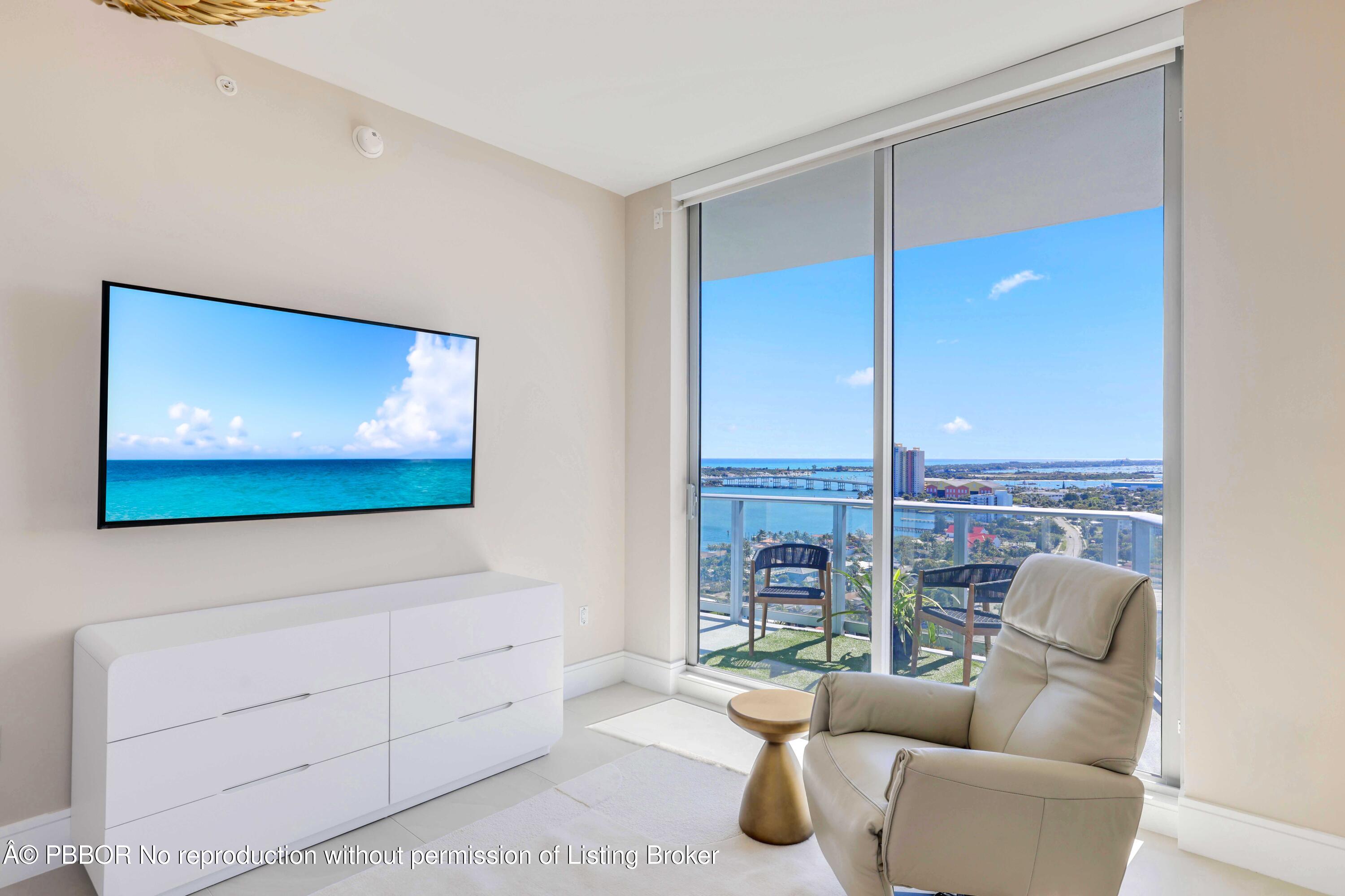 220 Lake Shore Drive 2112