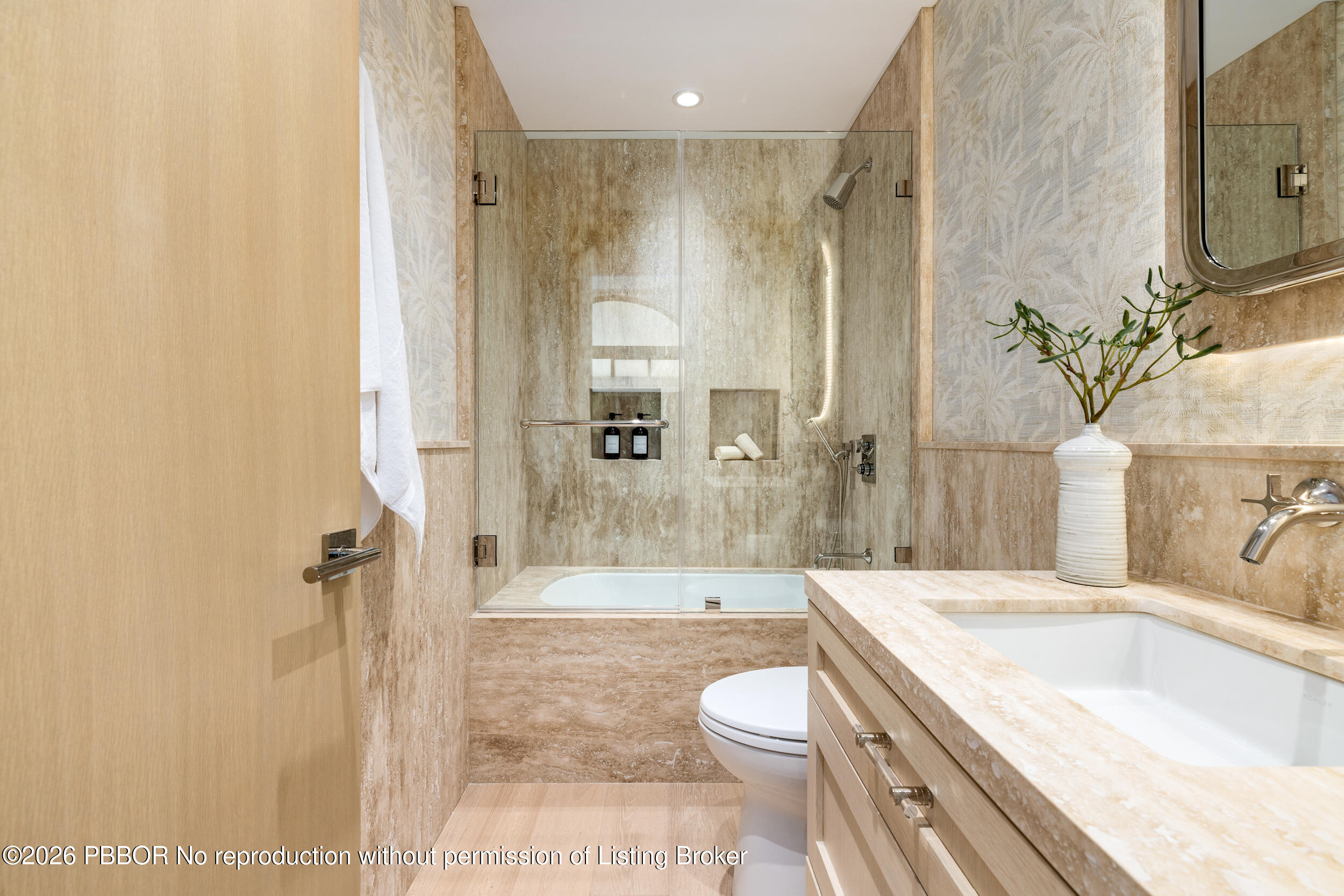 260 Everglade Avenue 260
