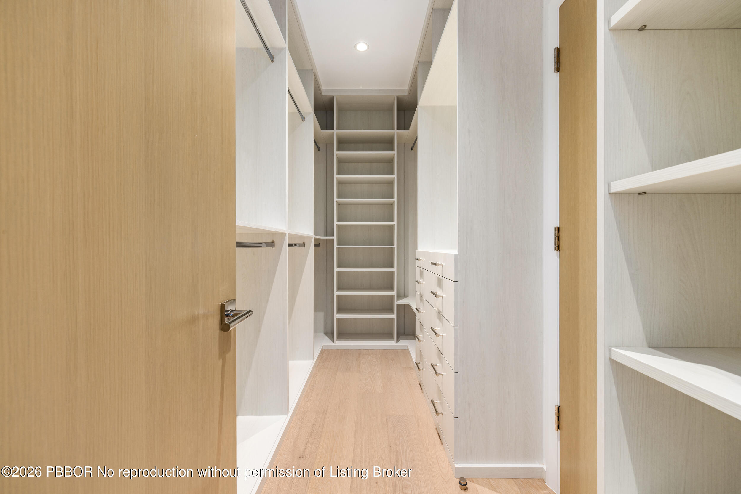 260 Everglade Avenue 260