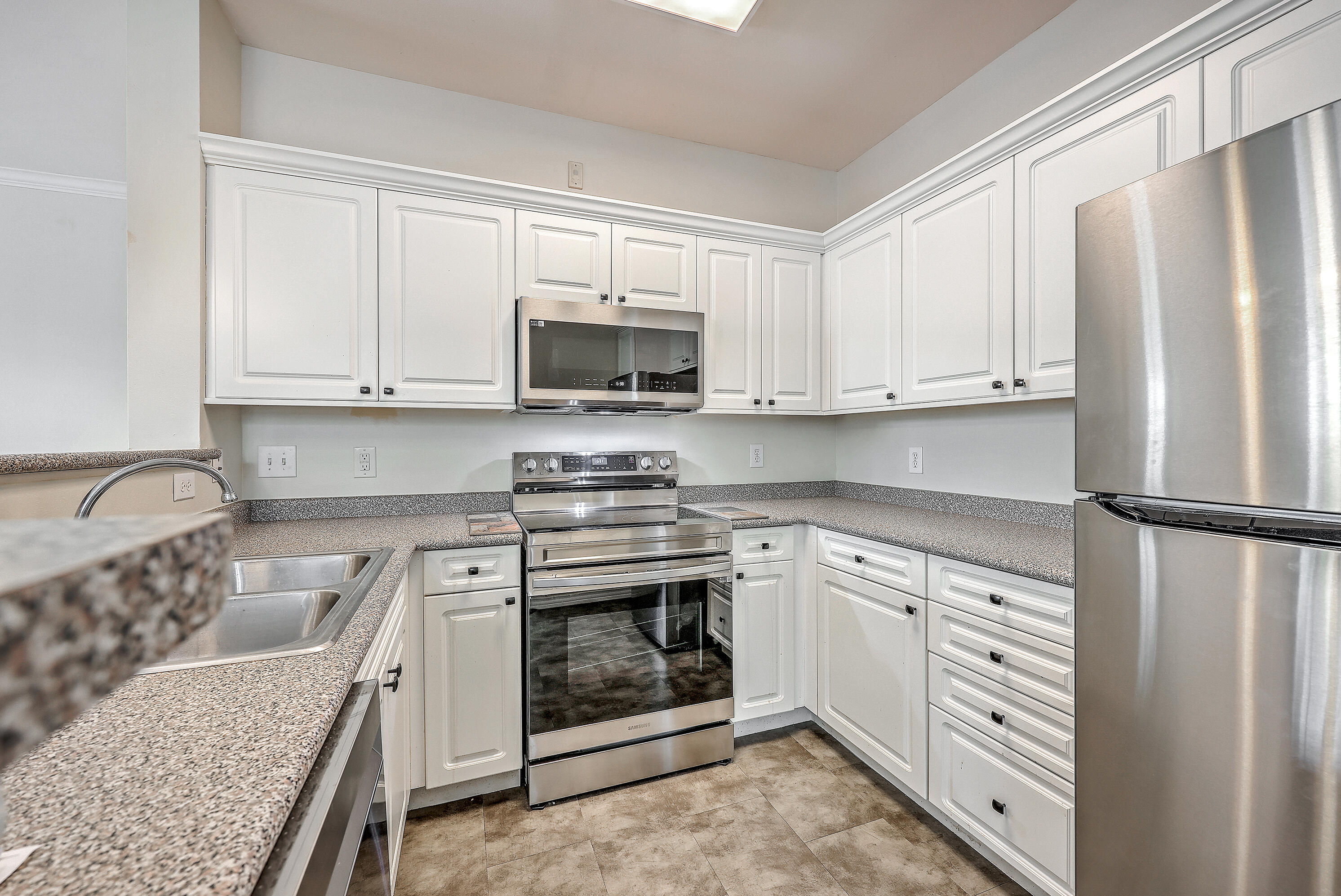 130 River Landing Drive # 9305
