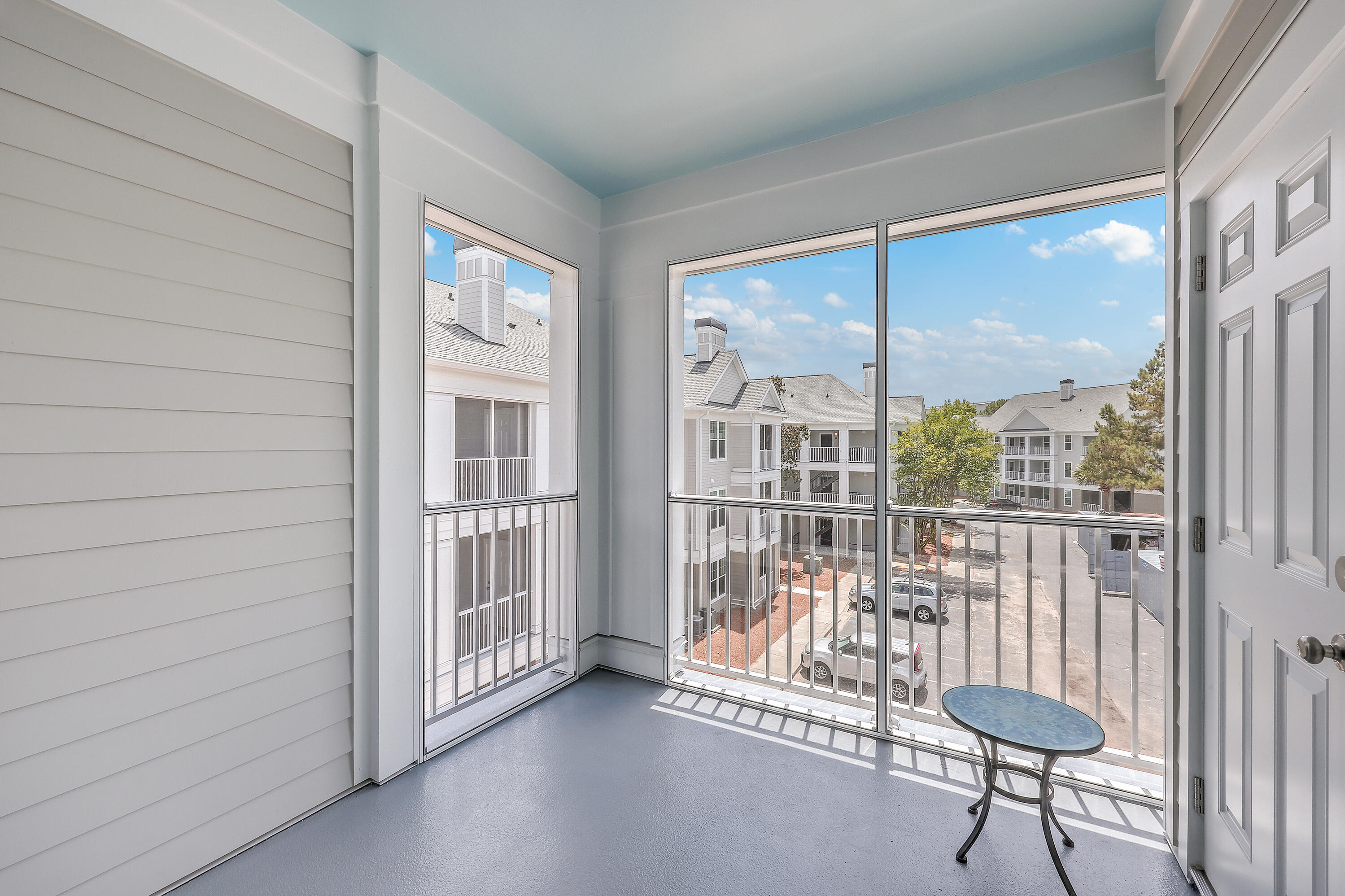 130 River Landing Drive # 9305