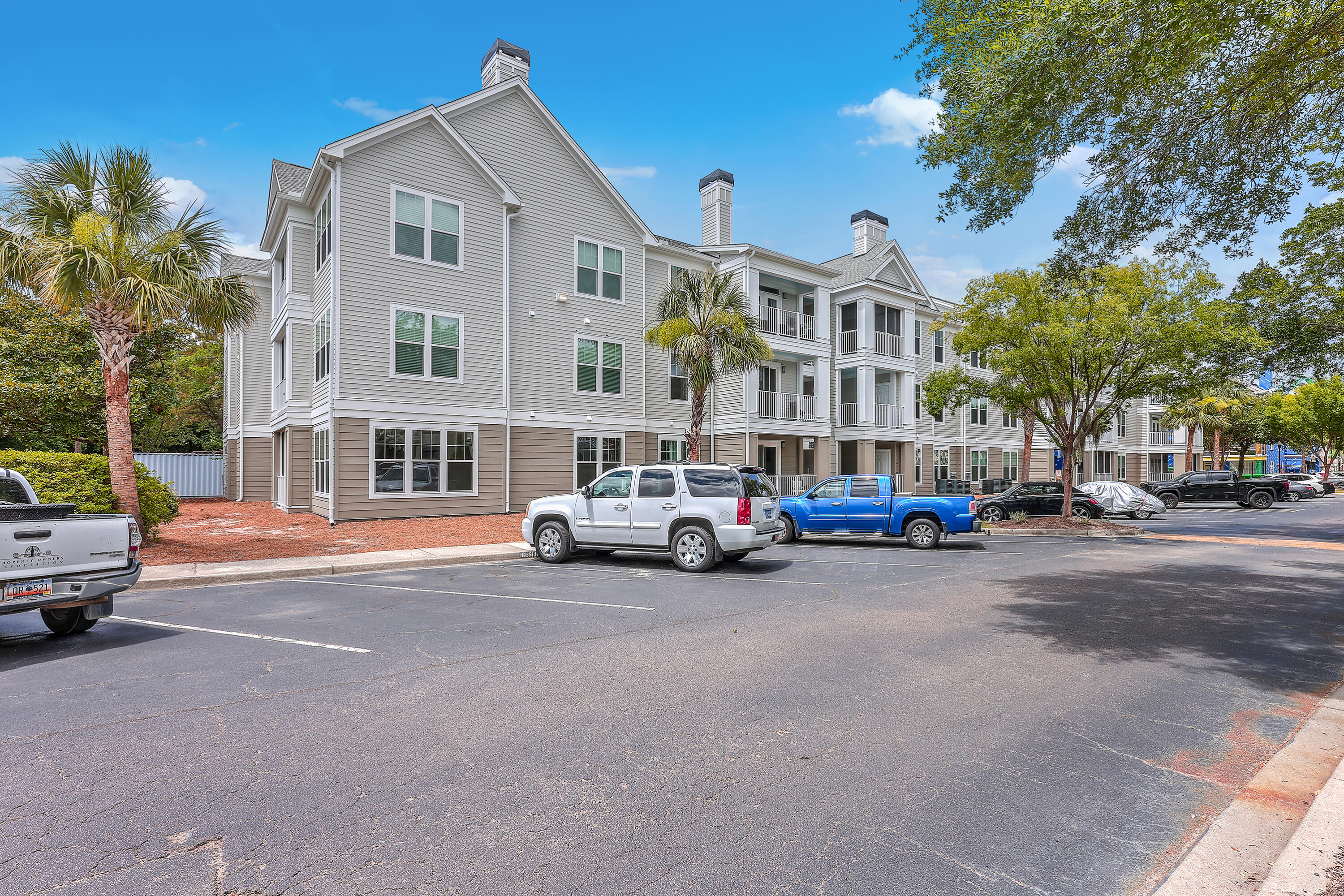 130 River Landing Drive # 9305