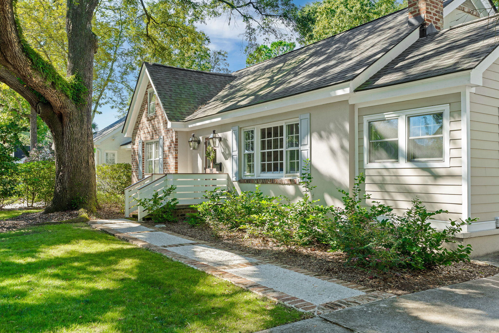 715 Parish Road