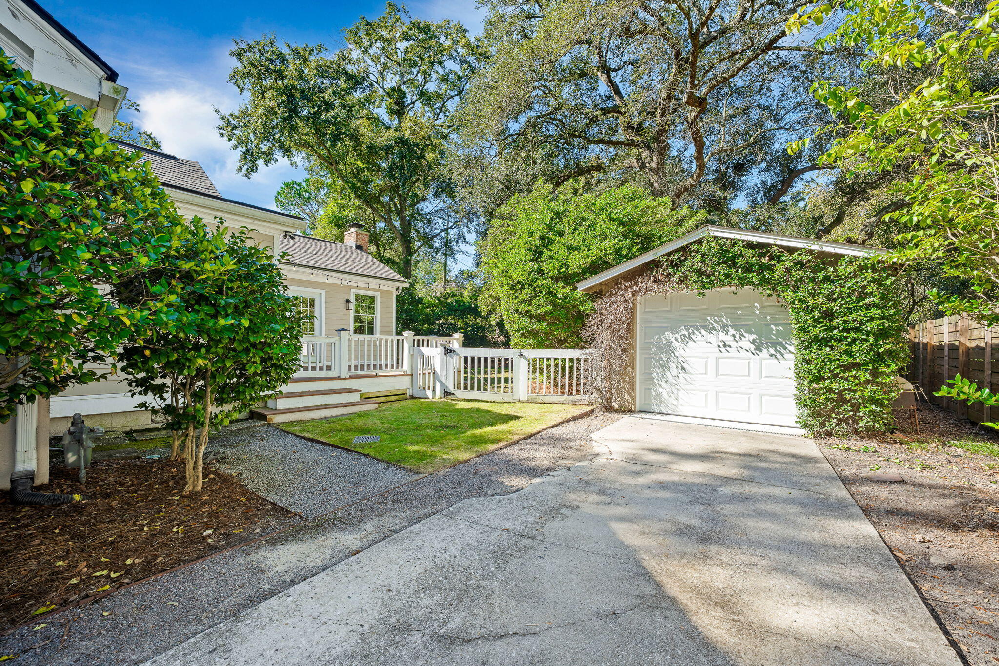 715 Parish Road