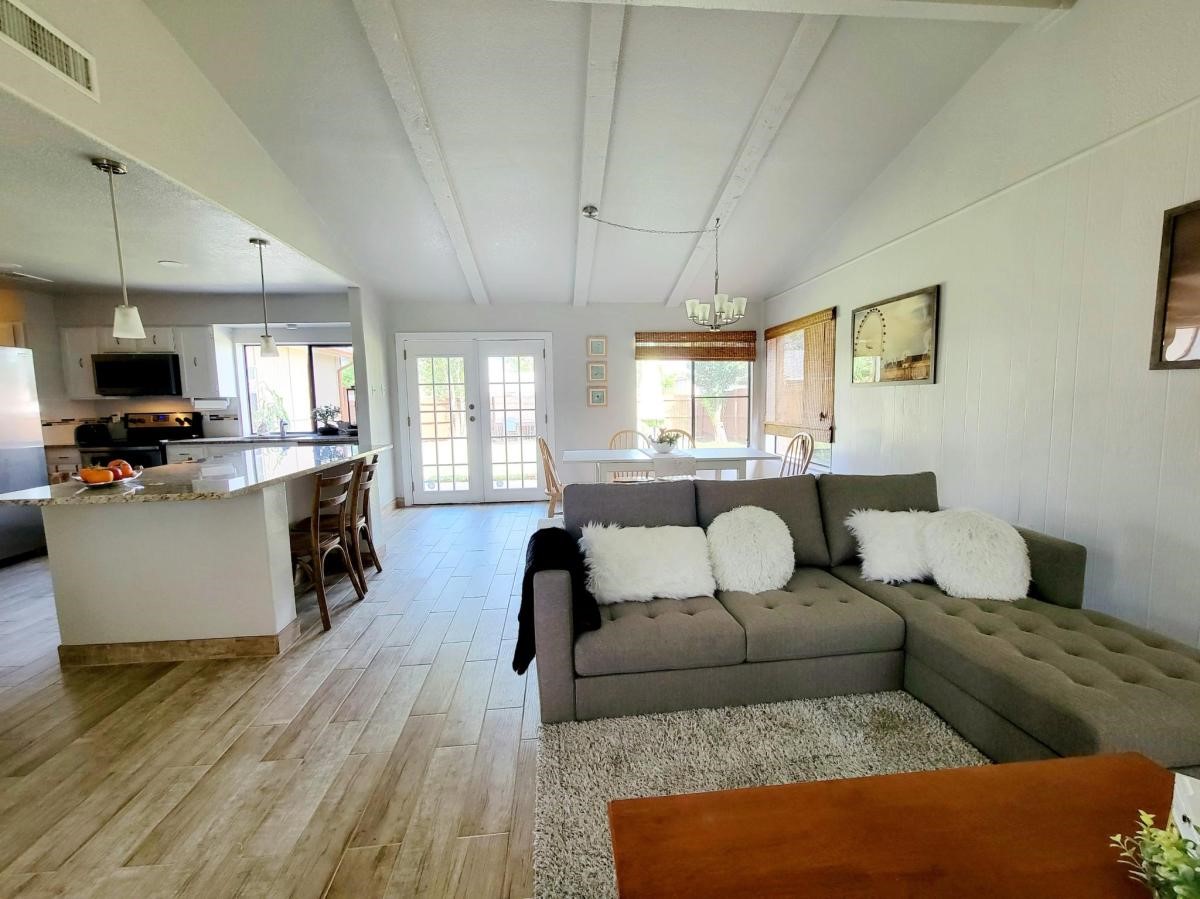 5526 Excalibur Drive