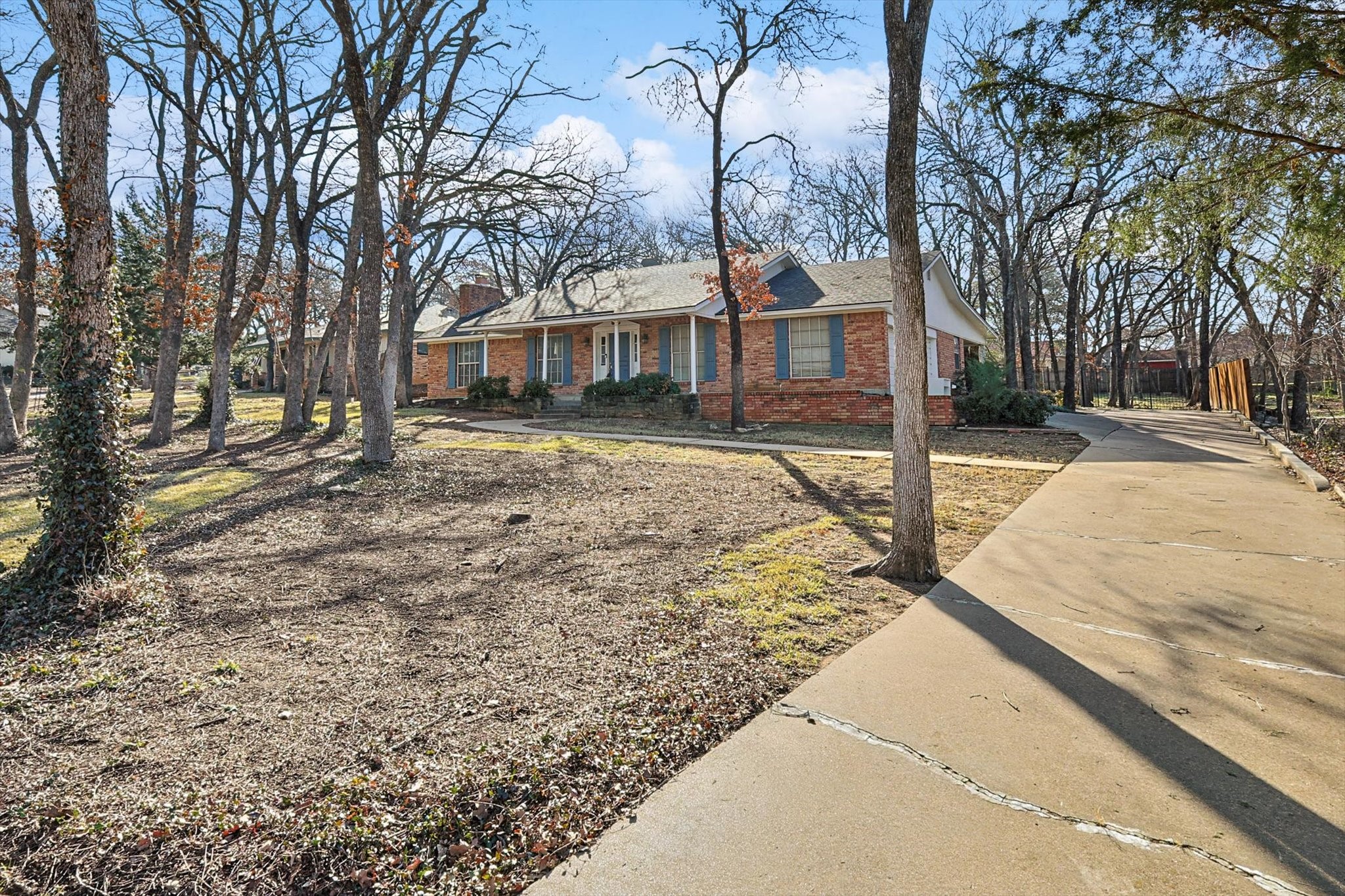 6104 Saddle Ridge Court