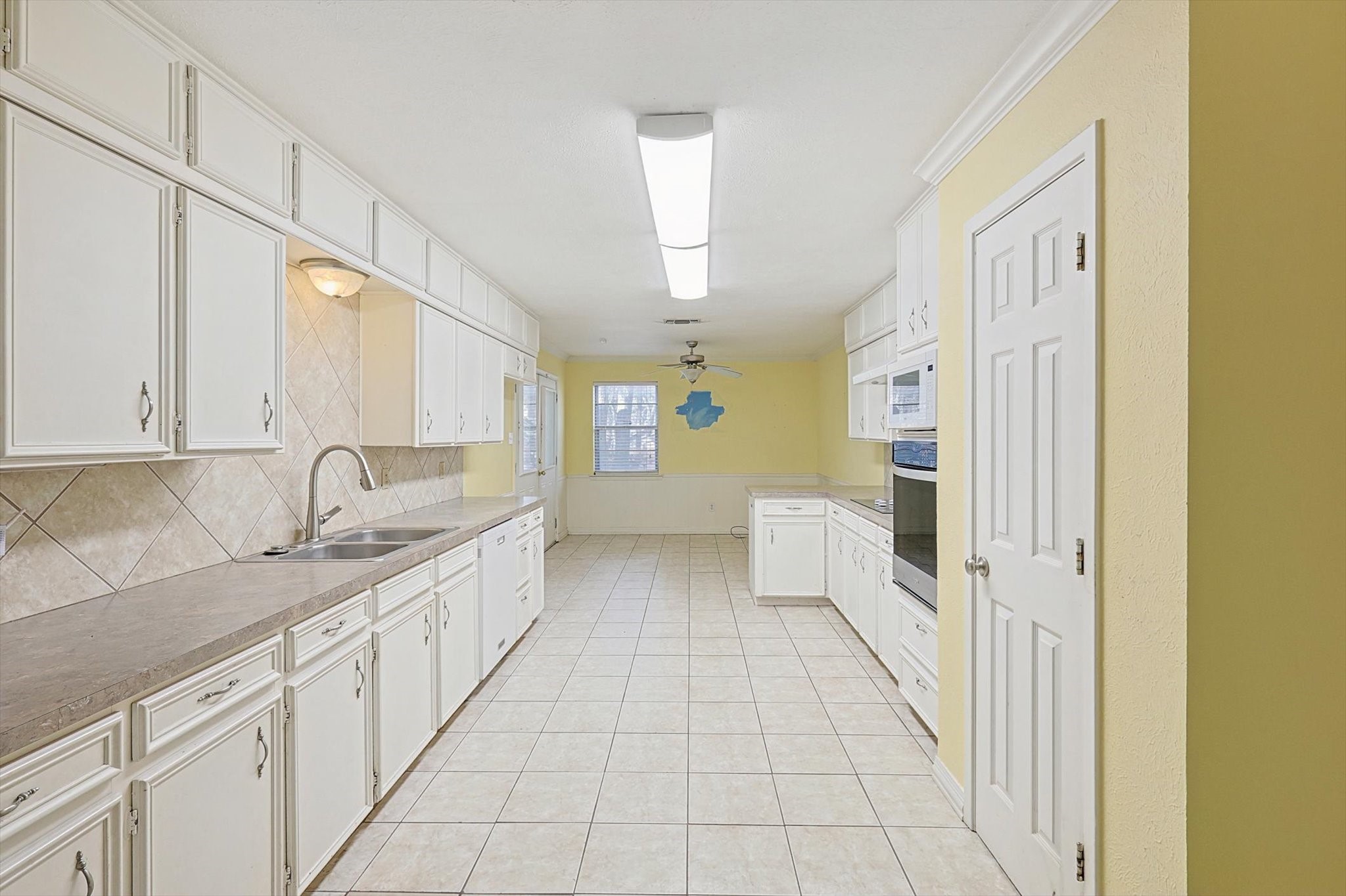 6104 Saddle Ridge Court