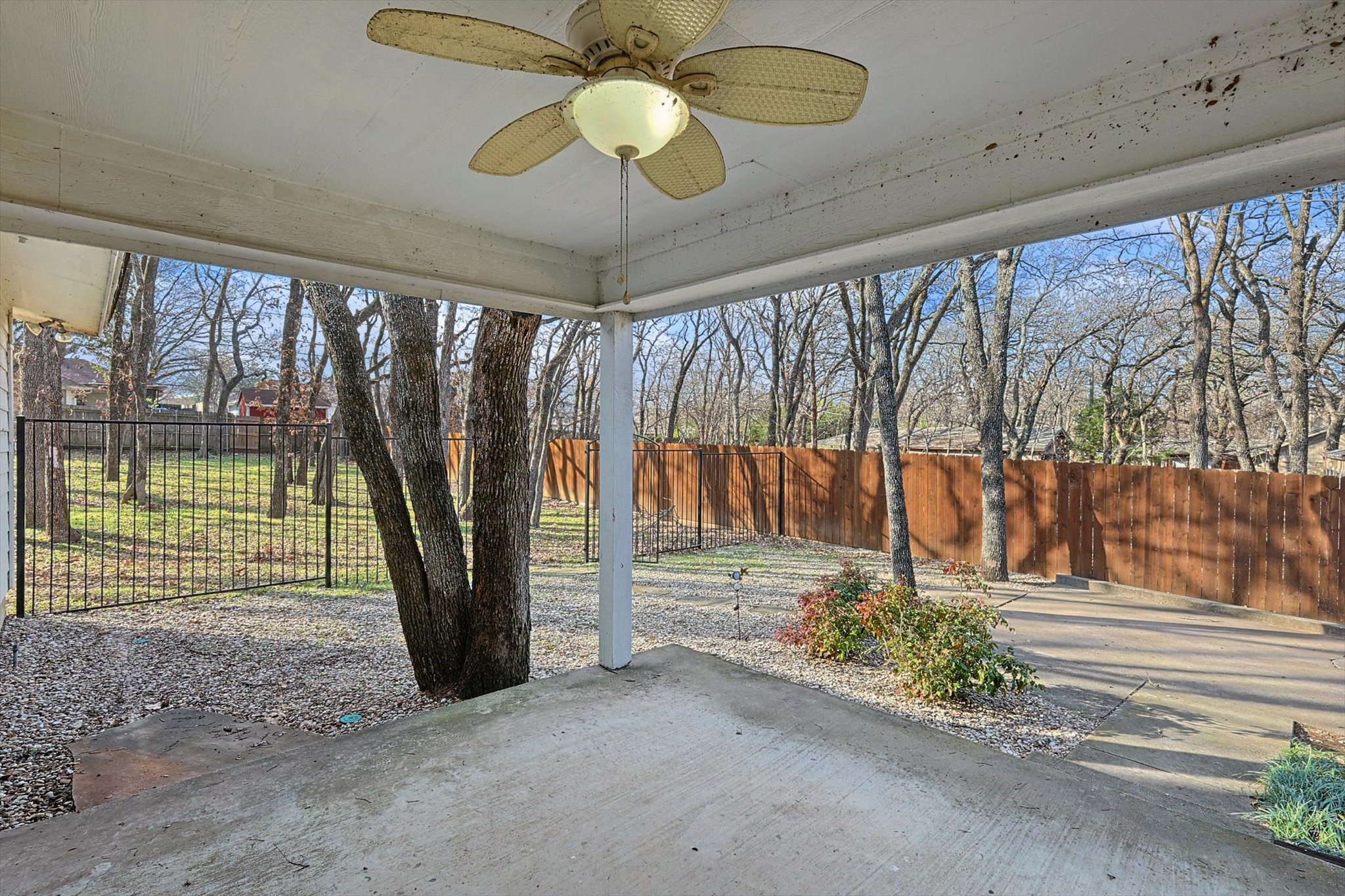6104 Saddle Ridge Court