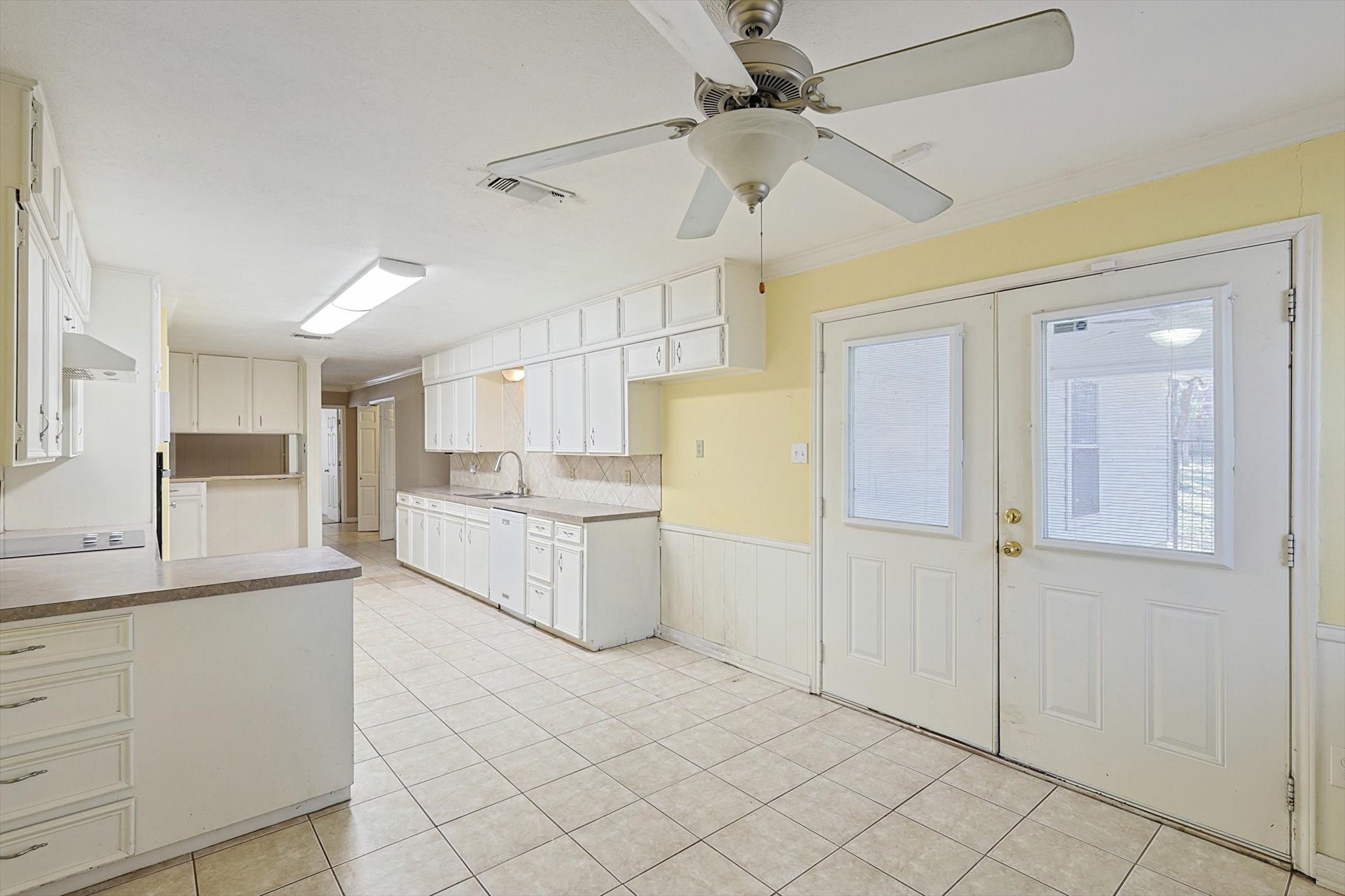 6104 Saddle Ridge Court