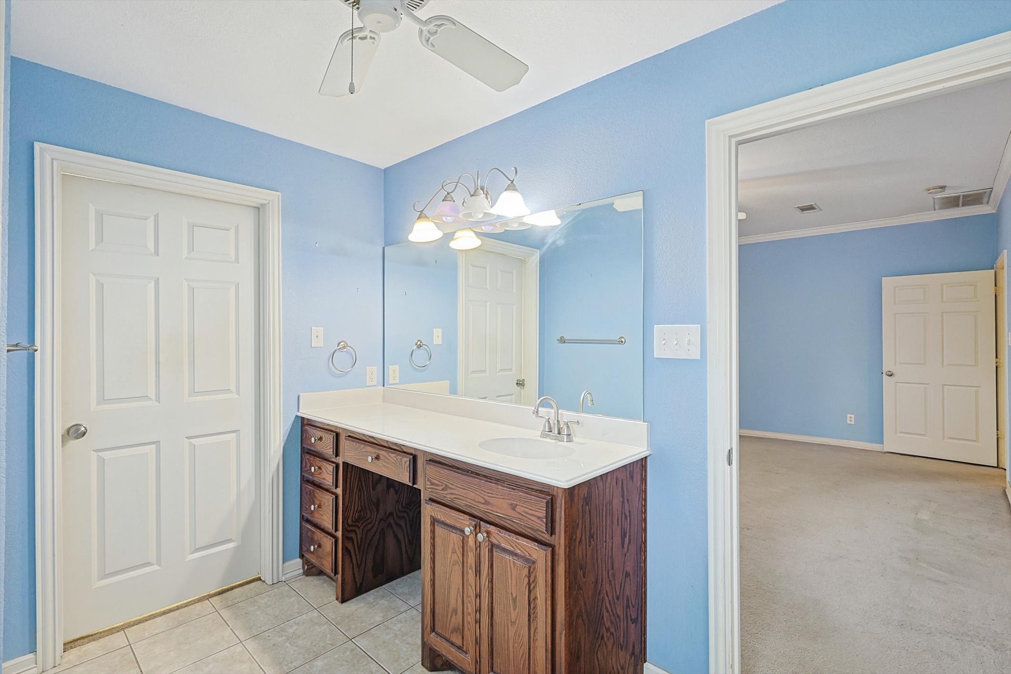 6104 Saddle Ridge Court