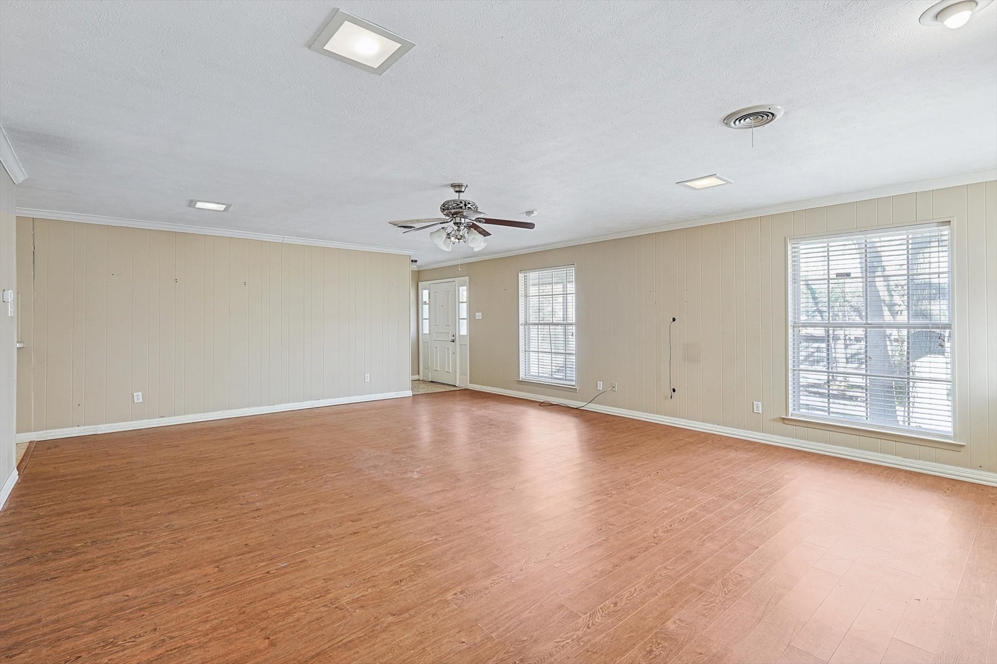 6104 Saddle Ridge Court