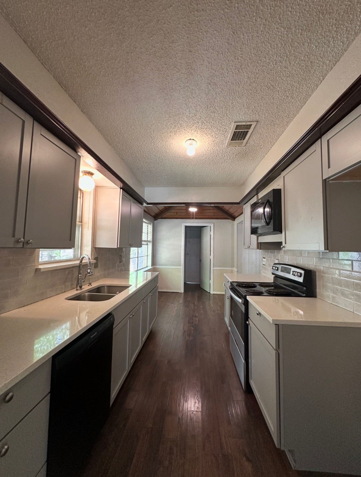 1121 Goldenrod Drive