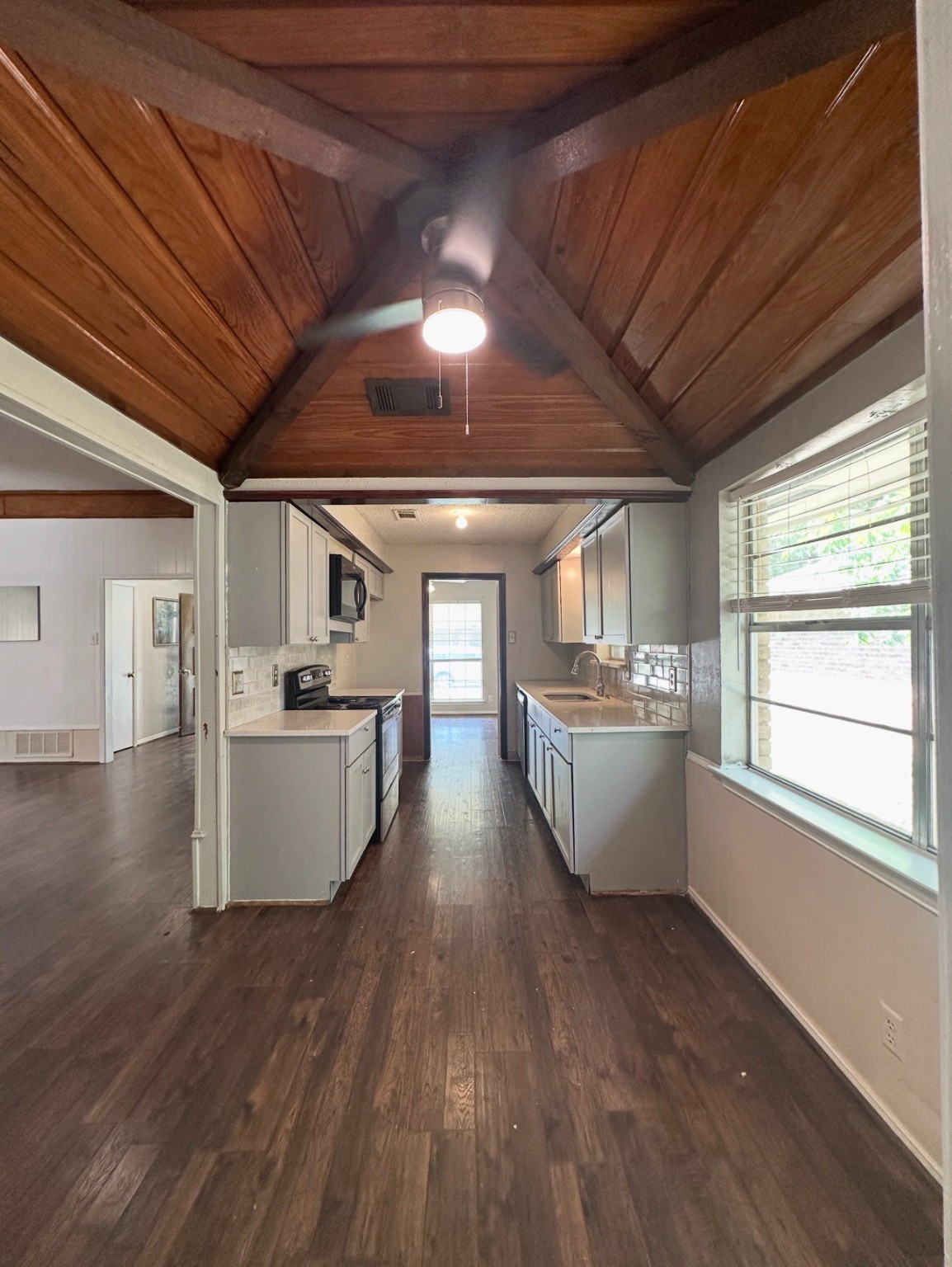 1121 Goldenrod Drive