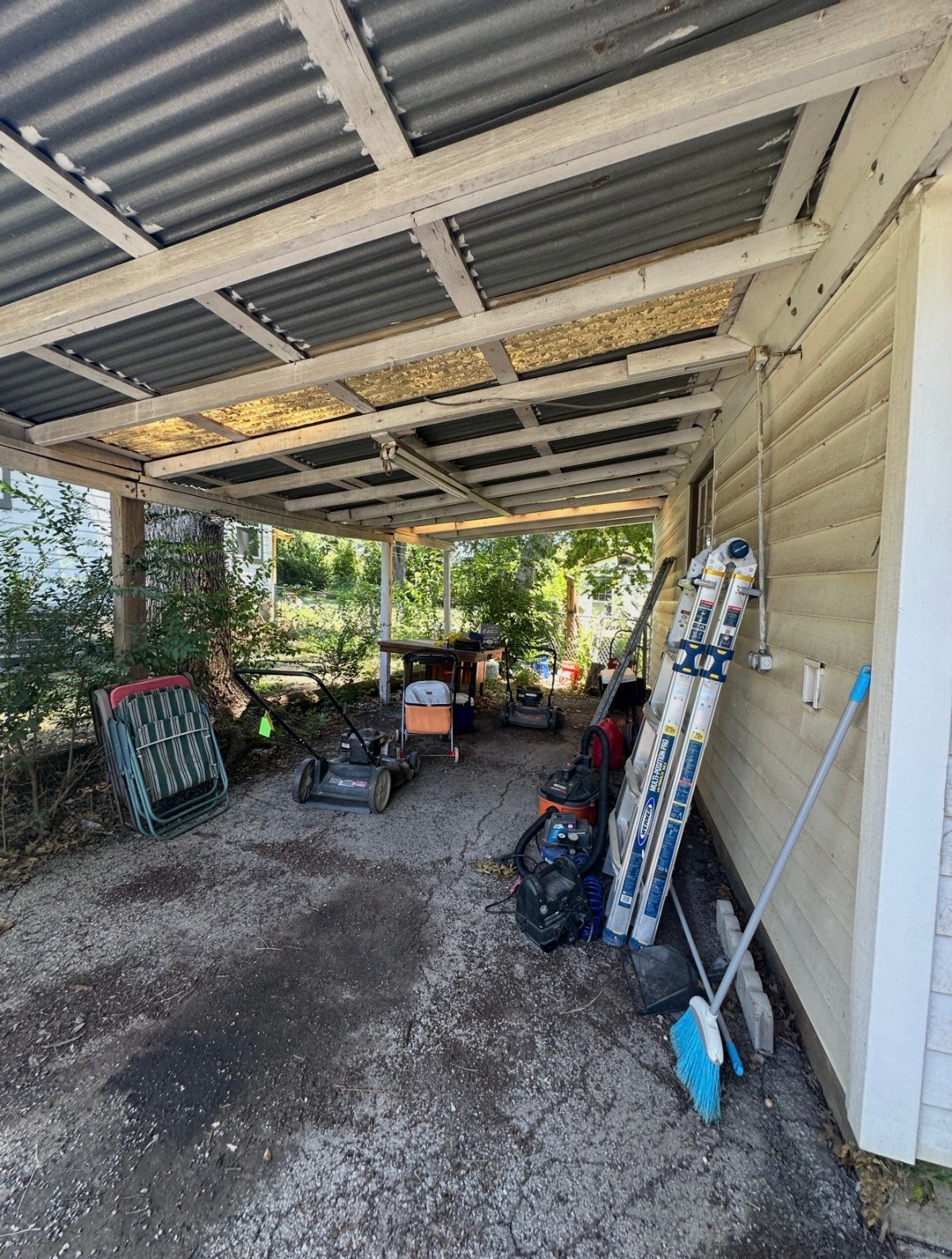 909 Ashwood Drive