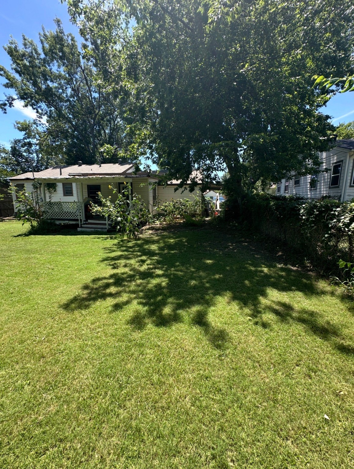 909 Ashwood Drive