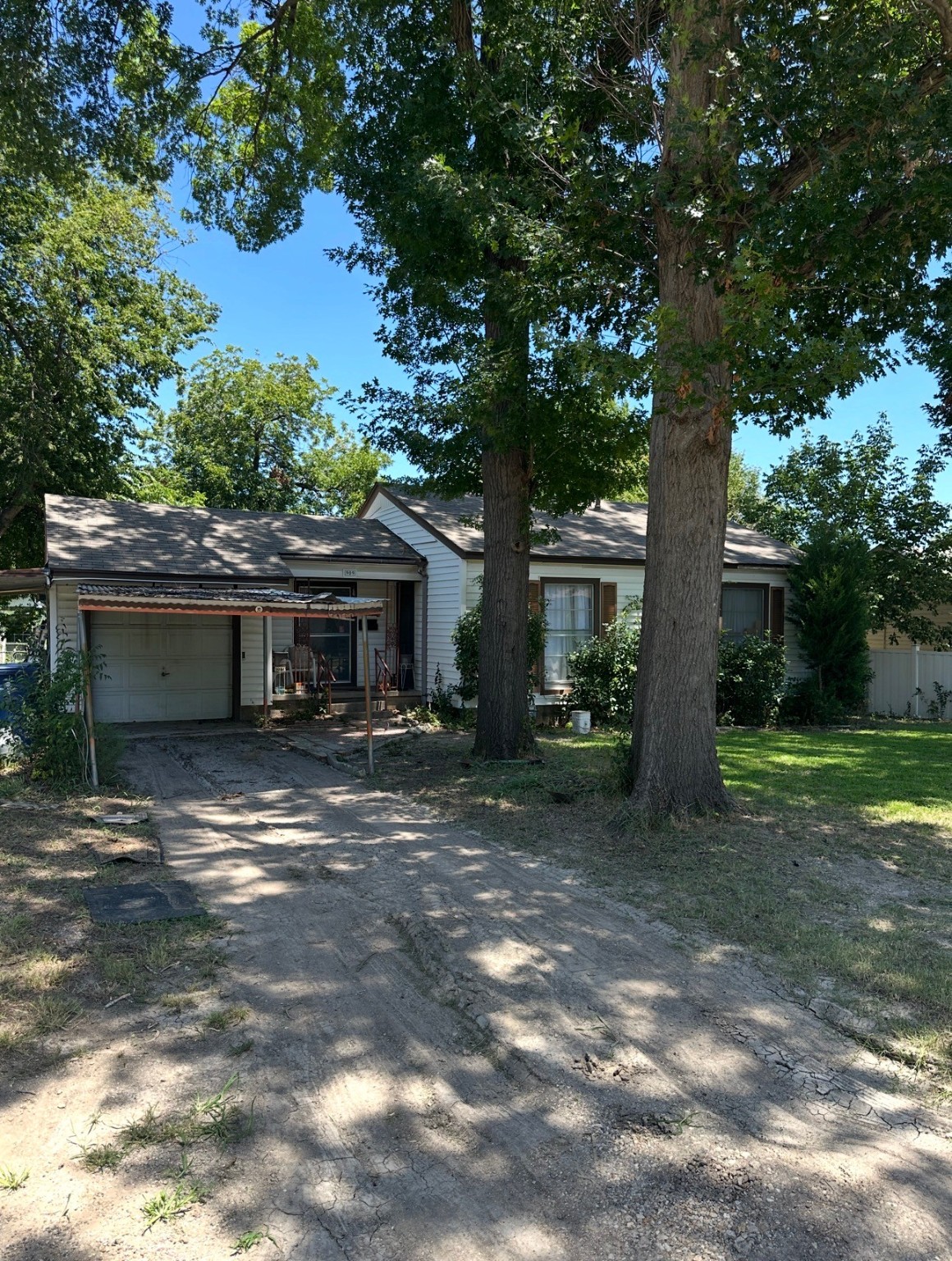 909 Ashwood Drive