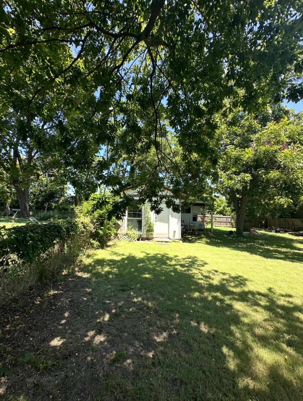 909 Ashwood Drive