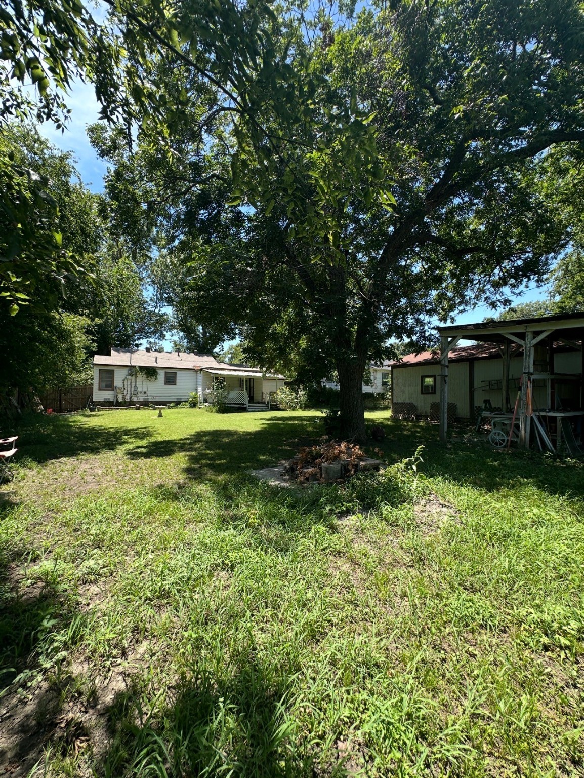 909 Ashwood Drive