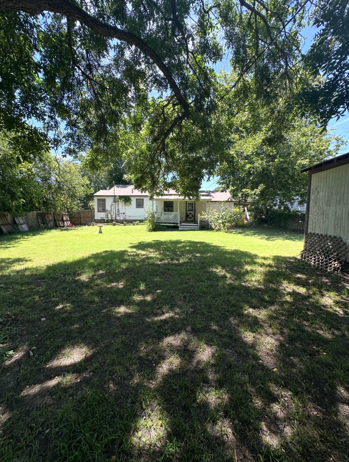 909 Ashwood Drive