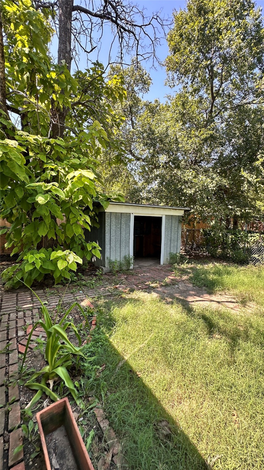 1511 Laurel Lane