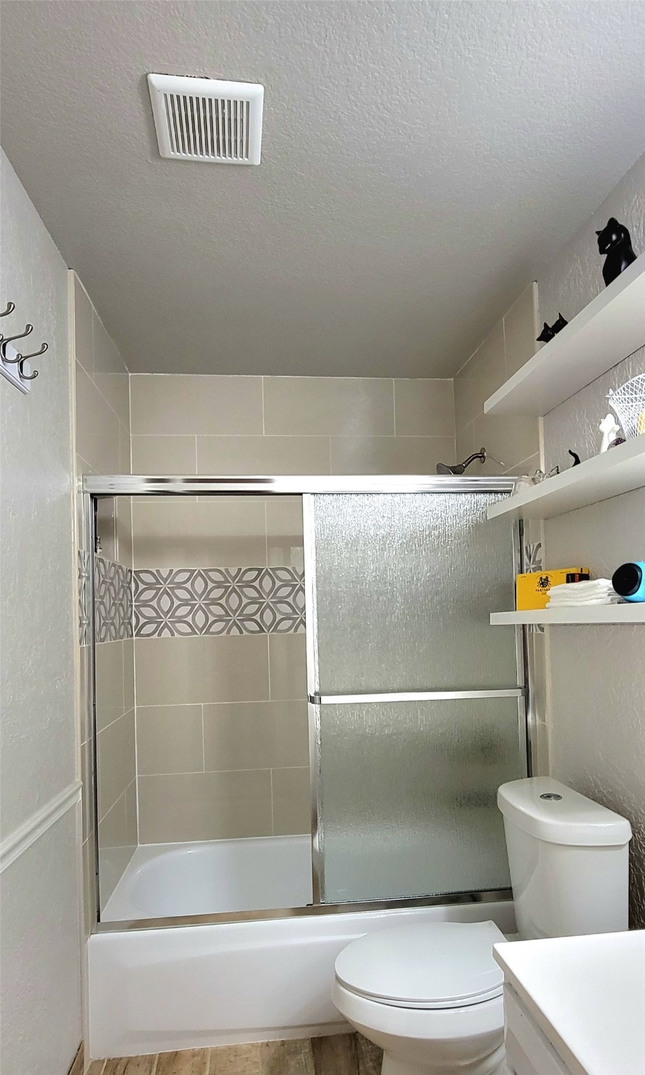 5526 Excalibur Drive