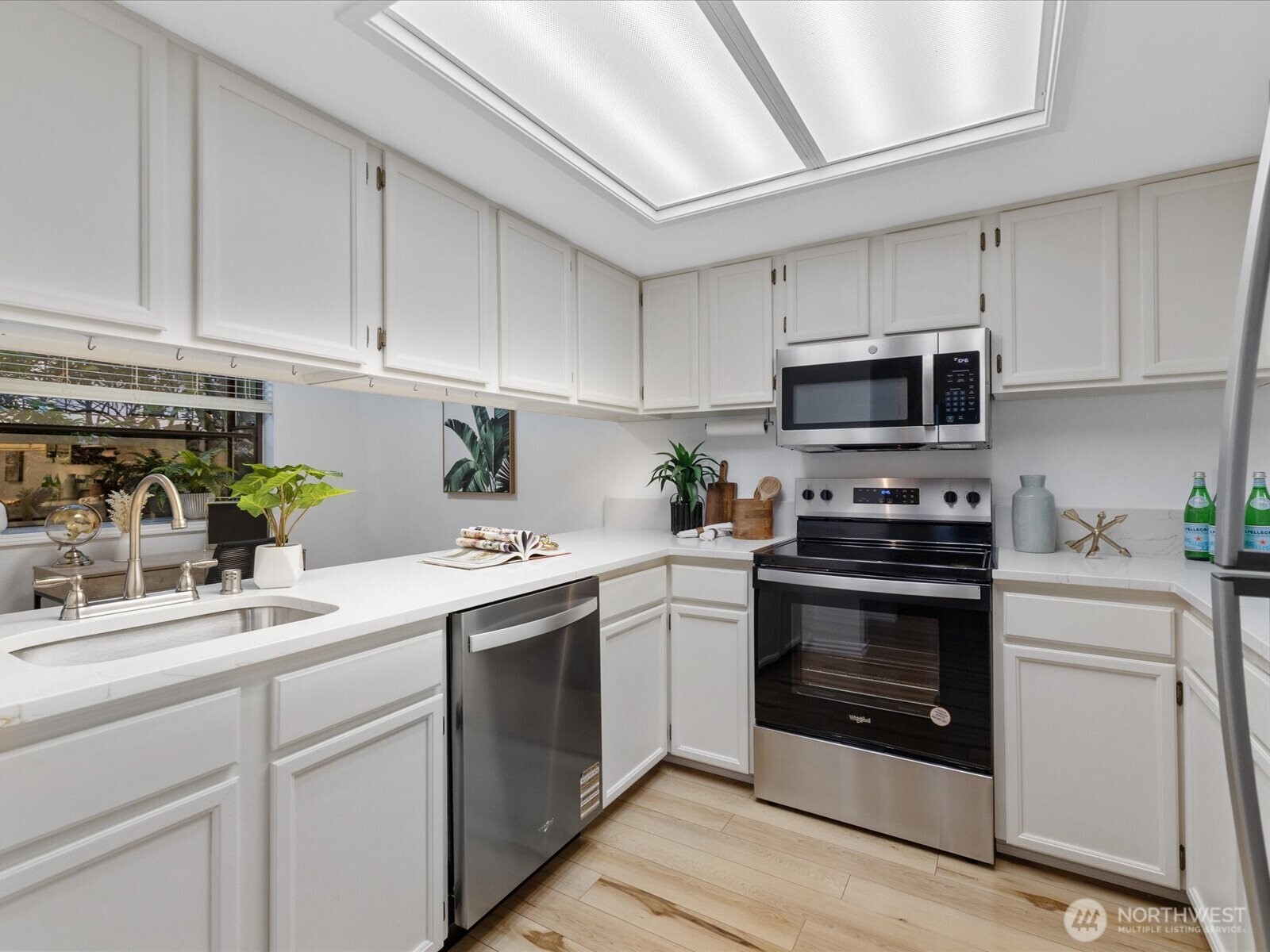 23001 Lakeview Drive Unit: 103