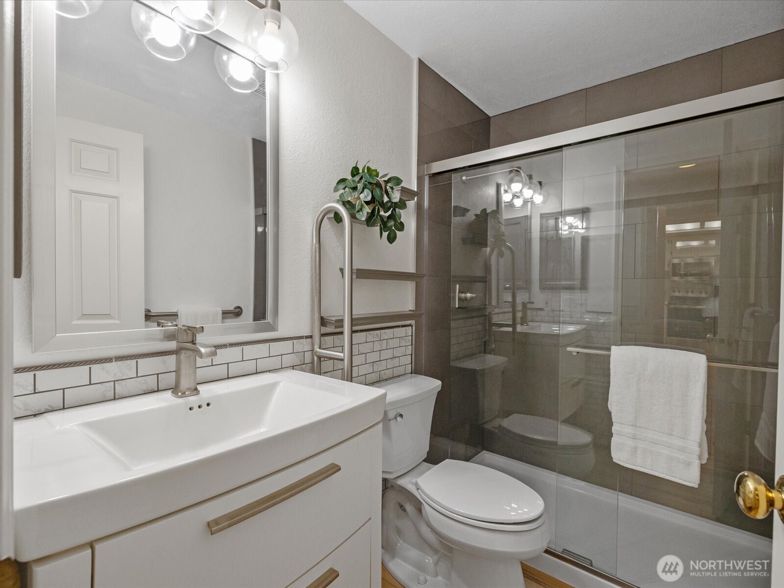 23001 Lakeview Drive Unit: 103