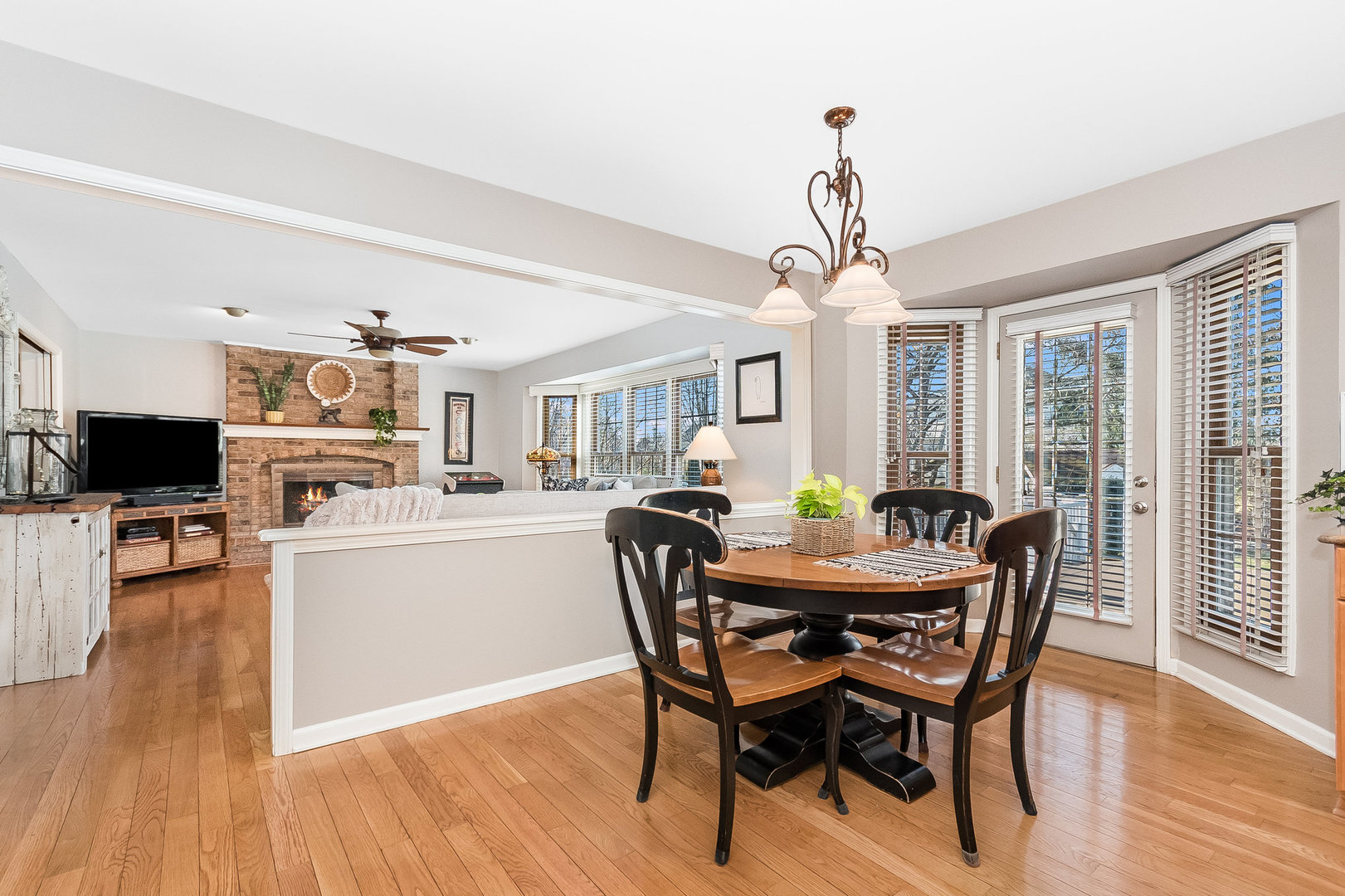 1533 Ambleside Circle