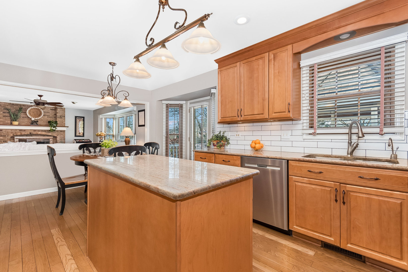 1533 Ambleside Circle