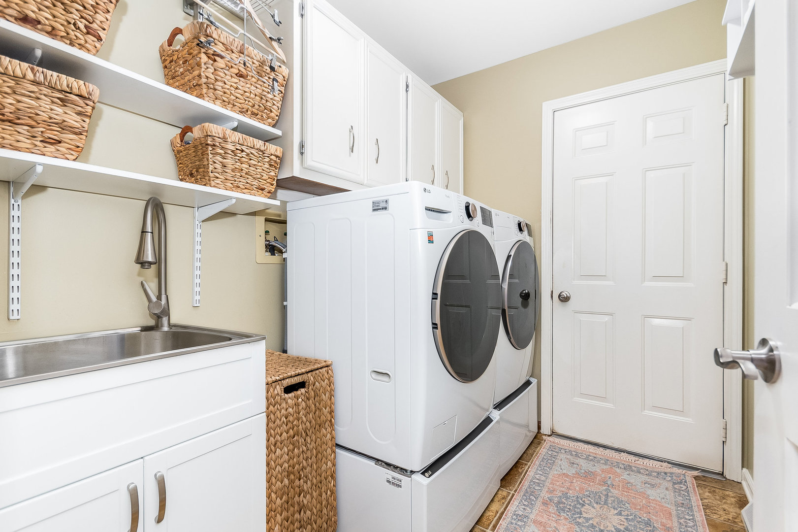 1533 Ambleside Circle